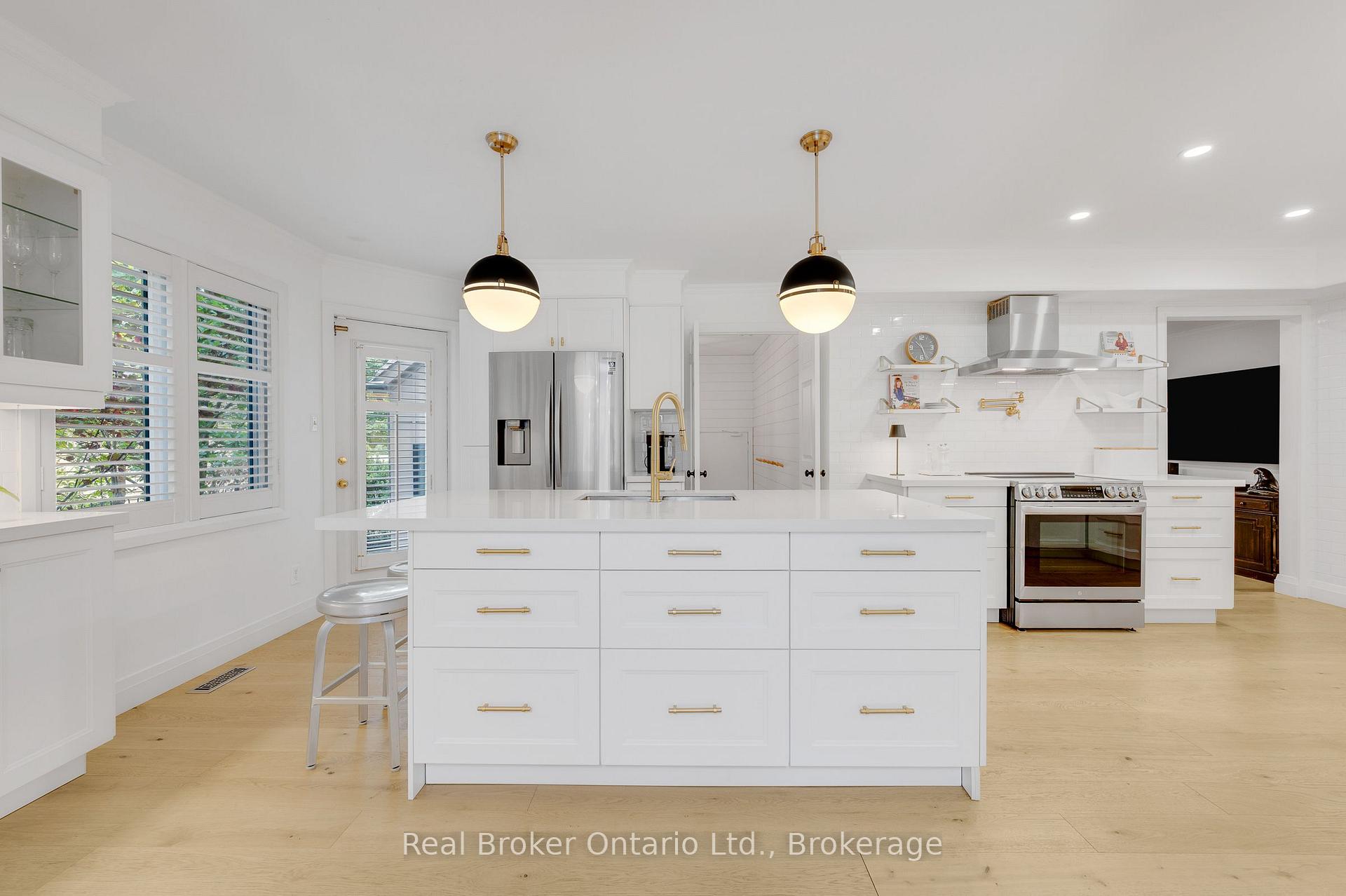 Photo 12 of 3270 Shelburne Place, Oakville, Bronte — HOMEH