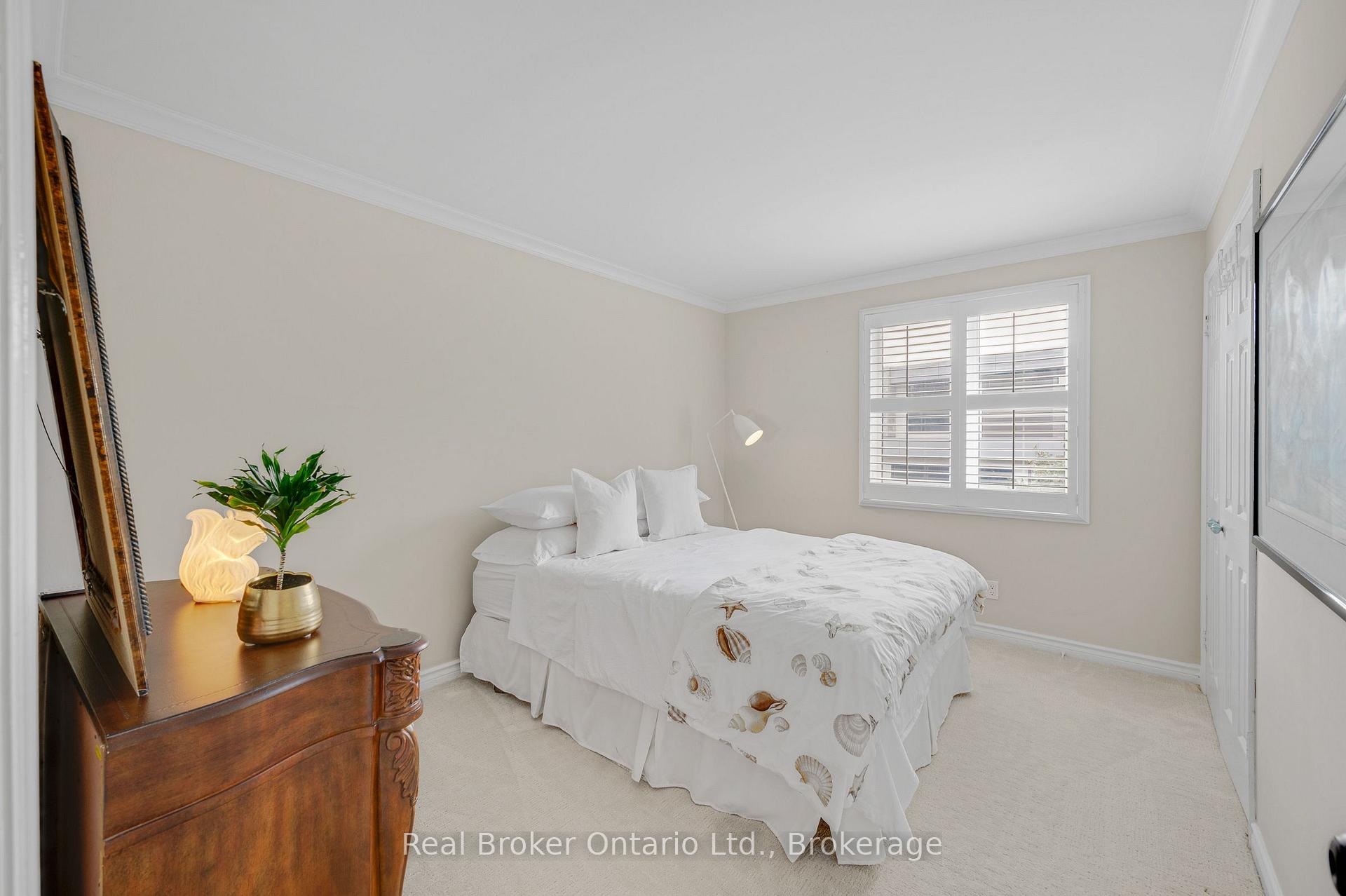 Photo 33 of 3270 Shelburne Place, Oakville, Bronte — HOMEH