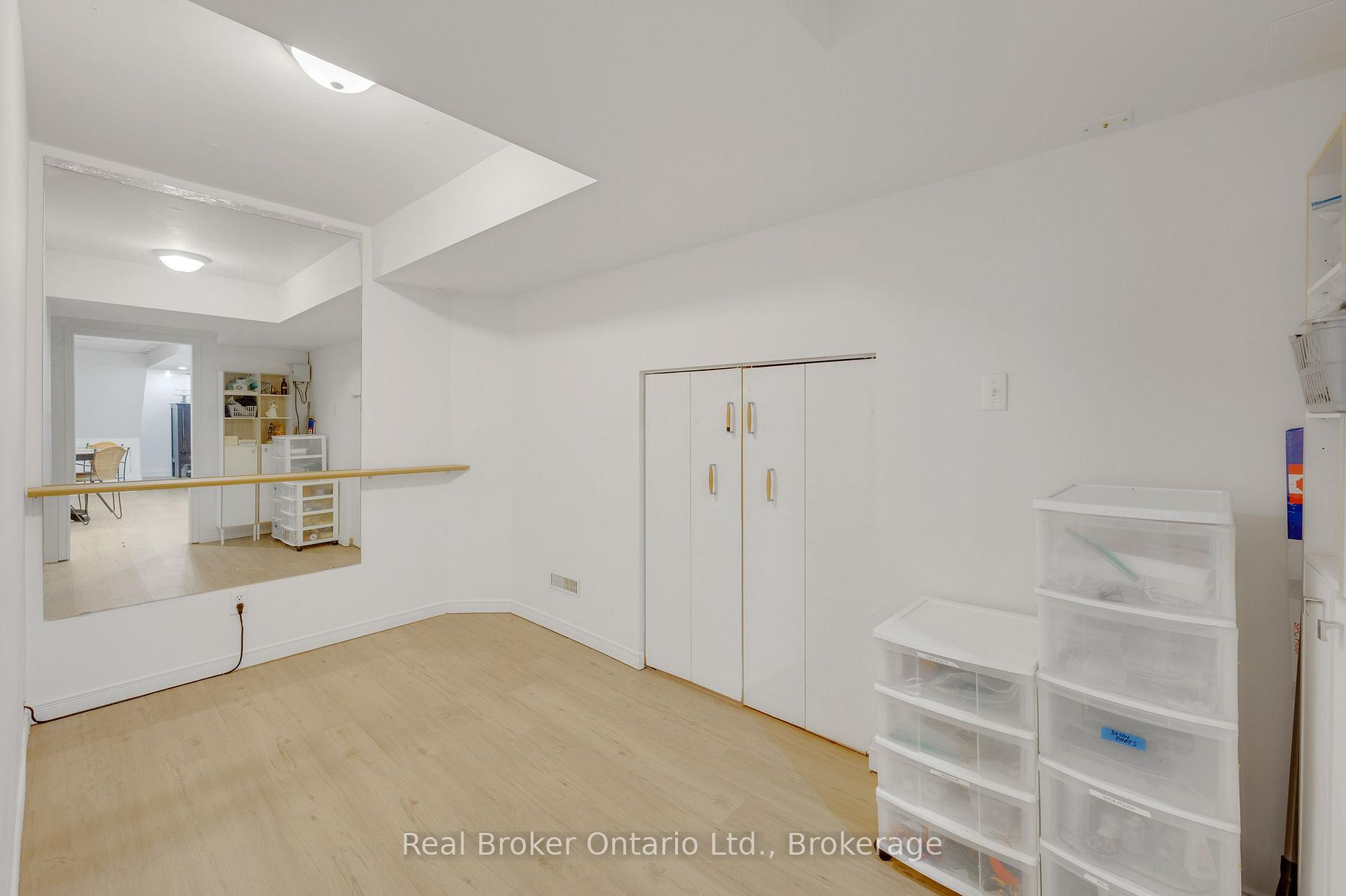 Photo 39 of 3270 Shelburne Place, Oakville, Bronte — HOMEH