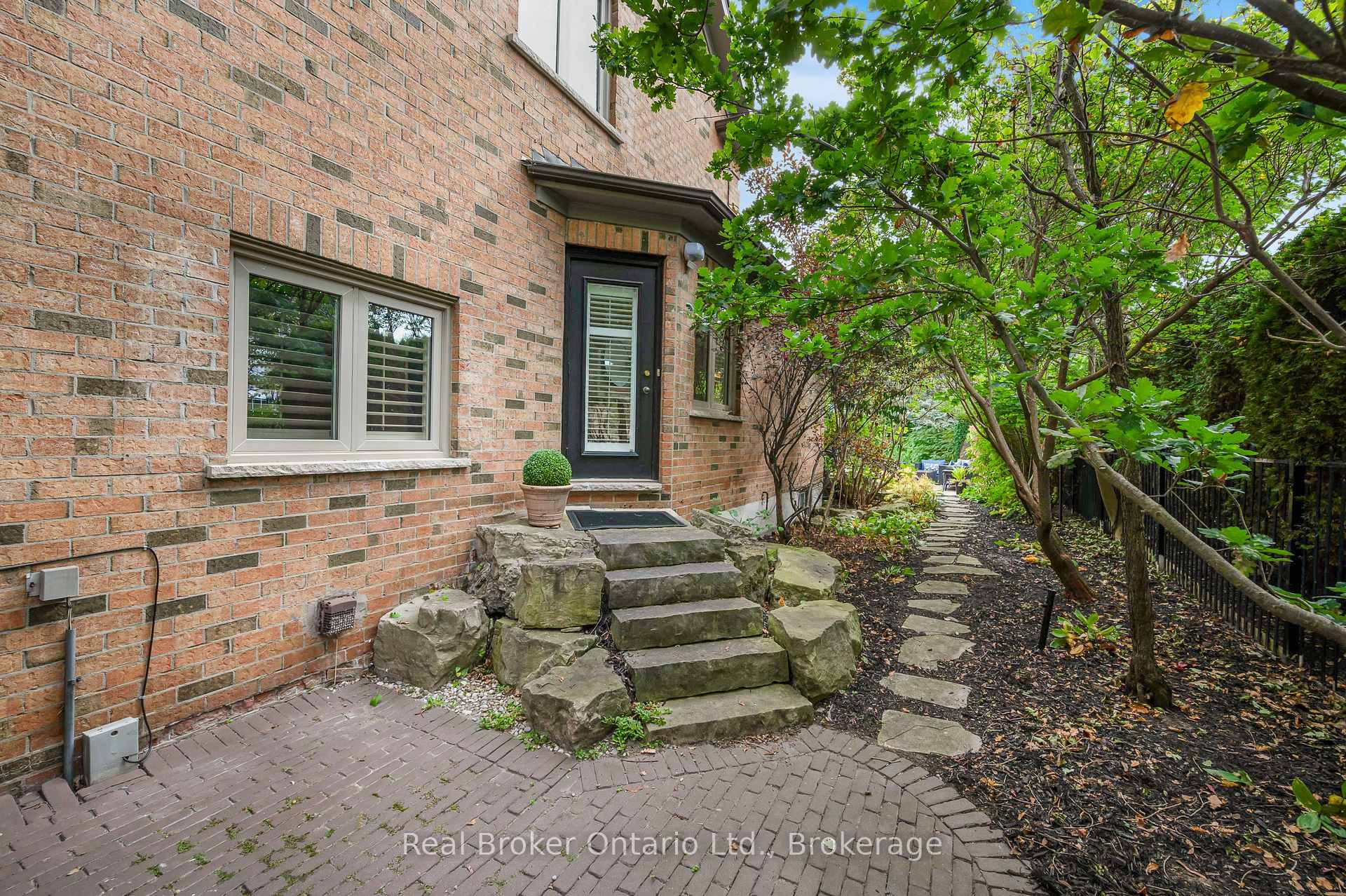 Photo 45 of 3270 Shelburne Place, Oakville, Bronte — HOMEH