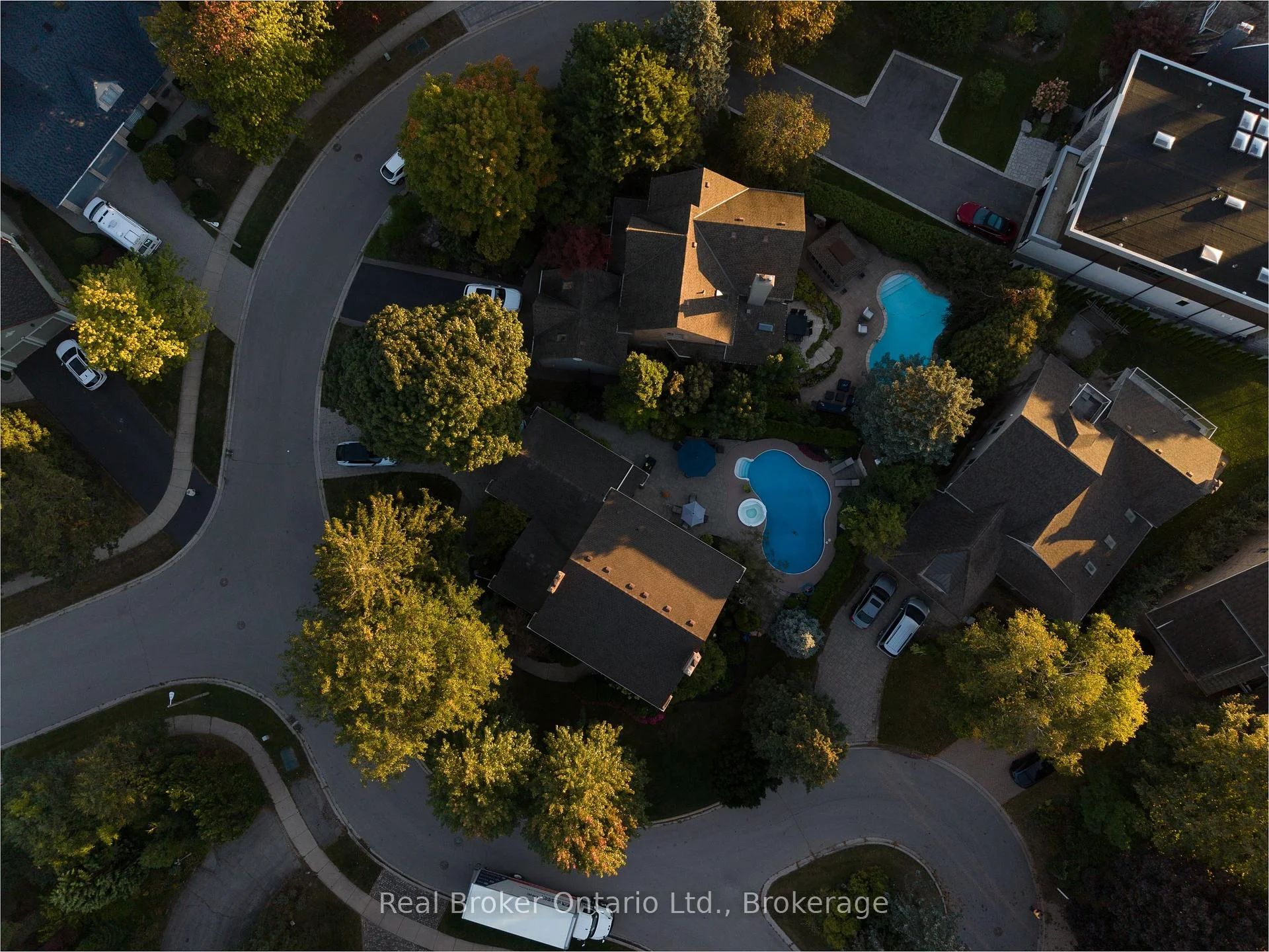 Photo 52 of 3270 Shelburne Place, Oakville, Bronte — HOMEH