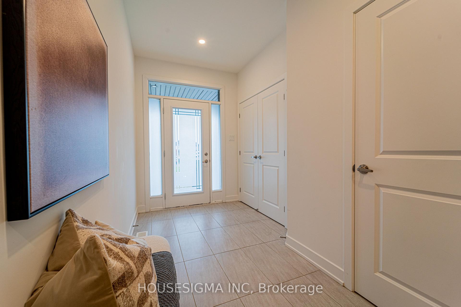 Photo 4 of 74 Nettle Crescent, Ottawa, Leitrim — HOMEH