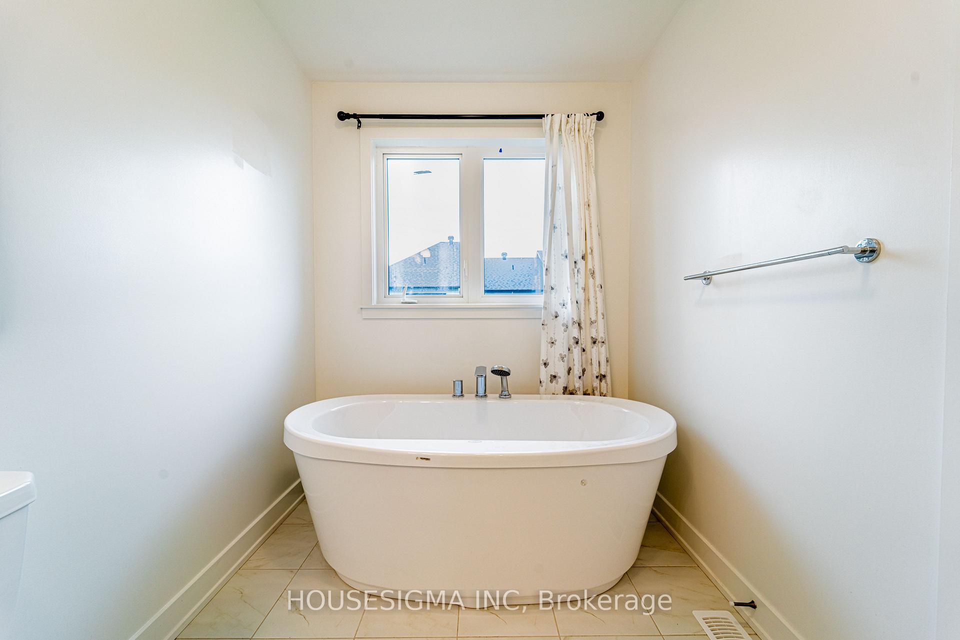 Photo 30 of 74 Nettle Crescent, Ottawa, Leitrim — HOMEH