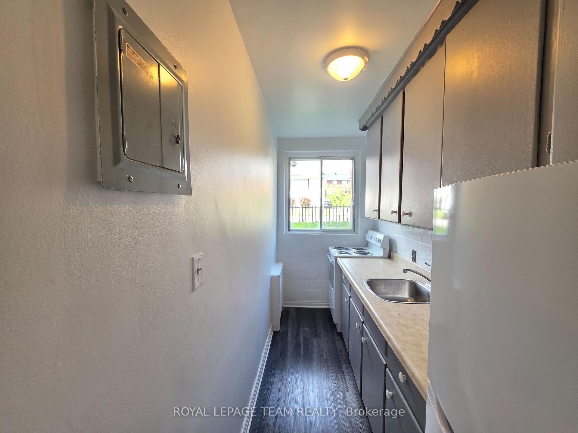 Photo 8 of 187 Unit 2 Bradley Avenue, Ottawa, Vanier — HOMEH