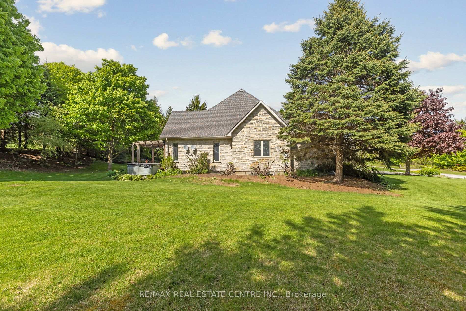 Photo 48 of 6 Fox Run Road, Puslinch, Rural Puslinch East — HOMEH