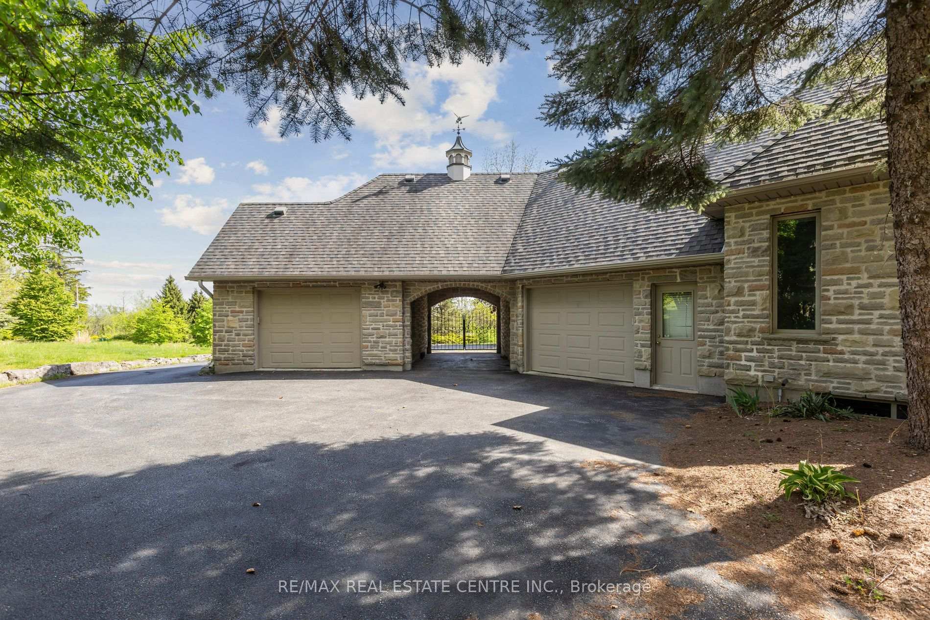 Photo 42 of 6 Fox Run Road, Puslinch, Rural Puslinch East — HOMEH
