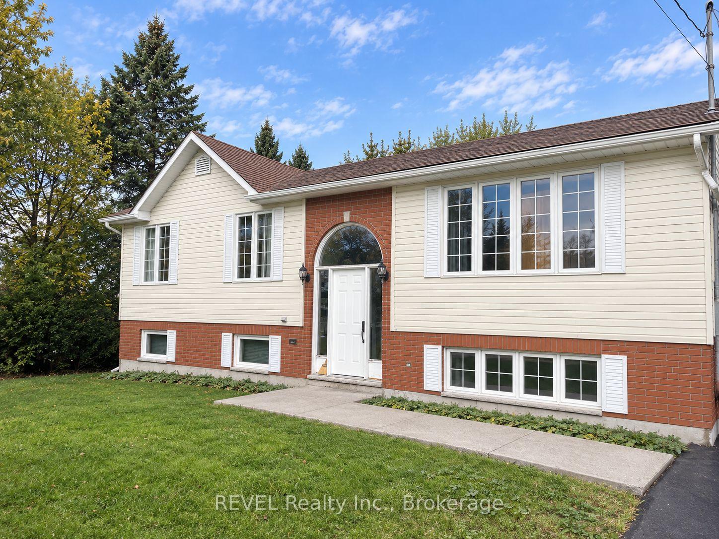 Photo 1 of 57 Salisbury Road, Prince Edward County, Ameliasburg Ward — HOMEH