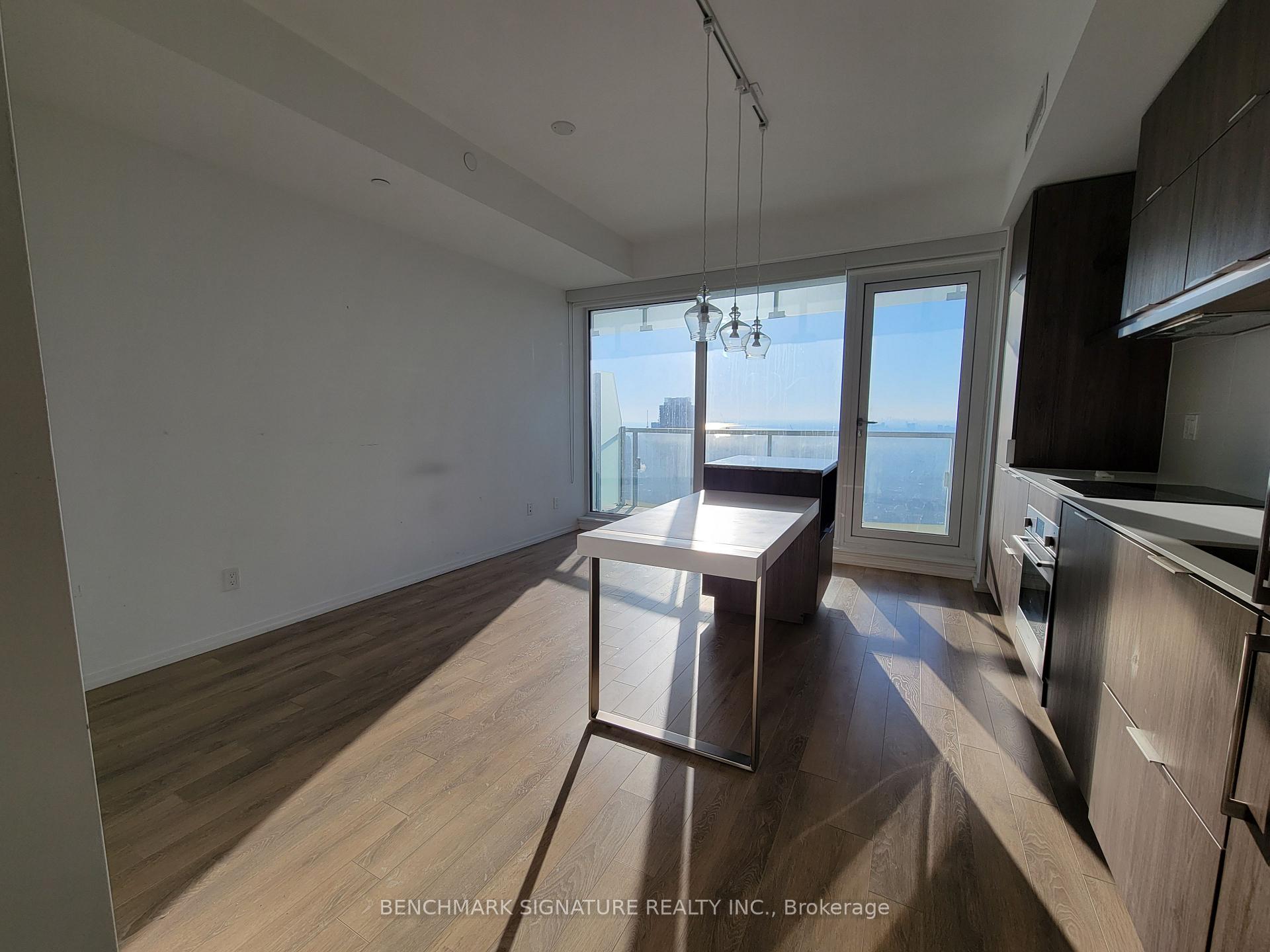 Photo 6 of Unit 5810, 197 Yonge Street, Toronto, Church-Yonge Corridor — HOMEH