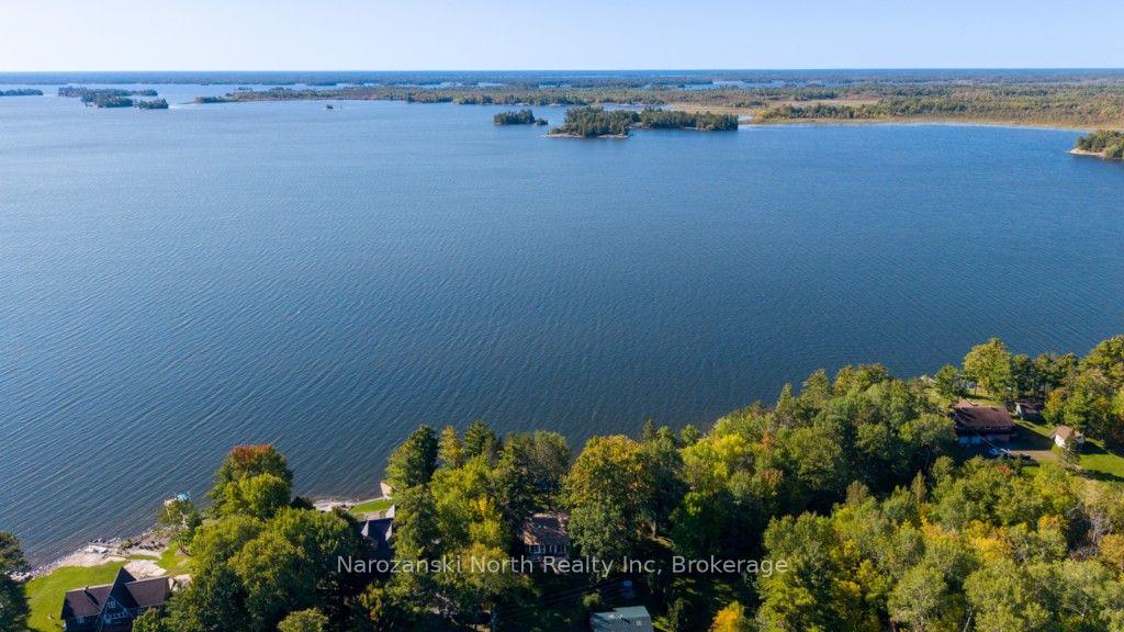 Photo of 317 Avenue Du Lac