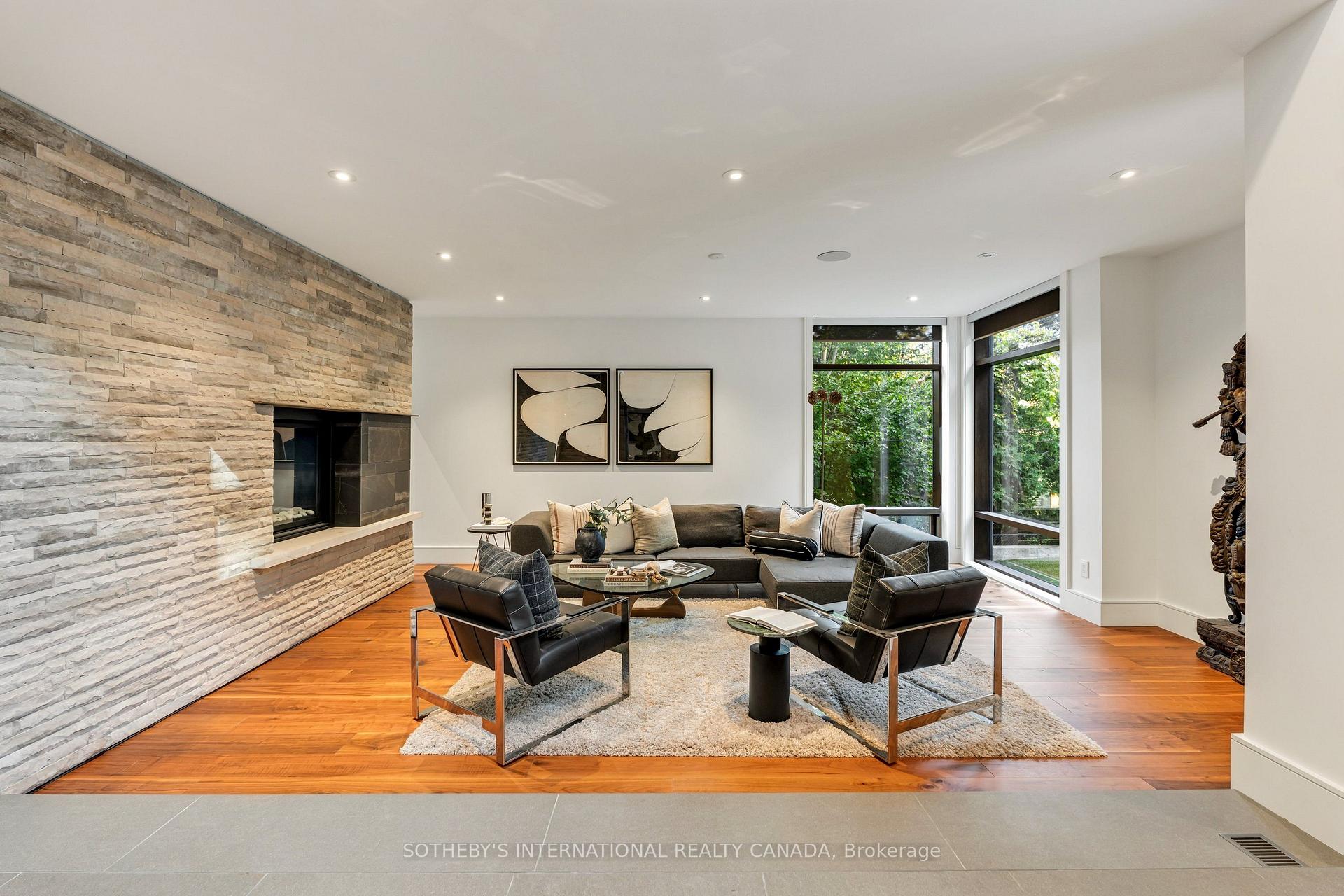Photo 6 of 7 North Drive, Etobicoke, Edenbridge-Humber Valley — HOMEH