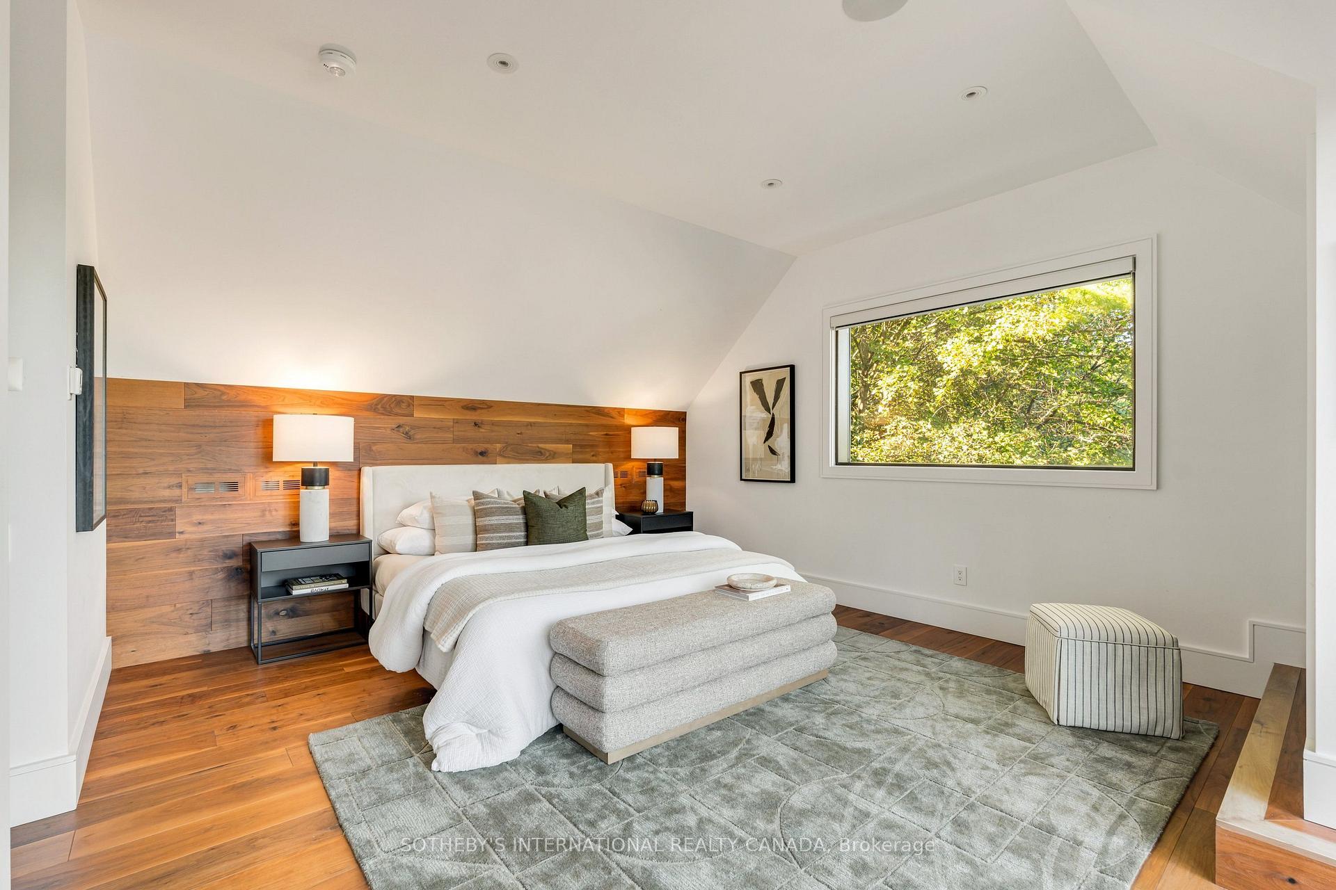 Photo 20 of 7 North Drive, Etobicoke, Edenbridge-Humber Valley — HOMEH