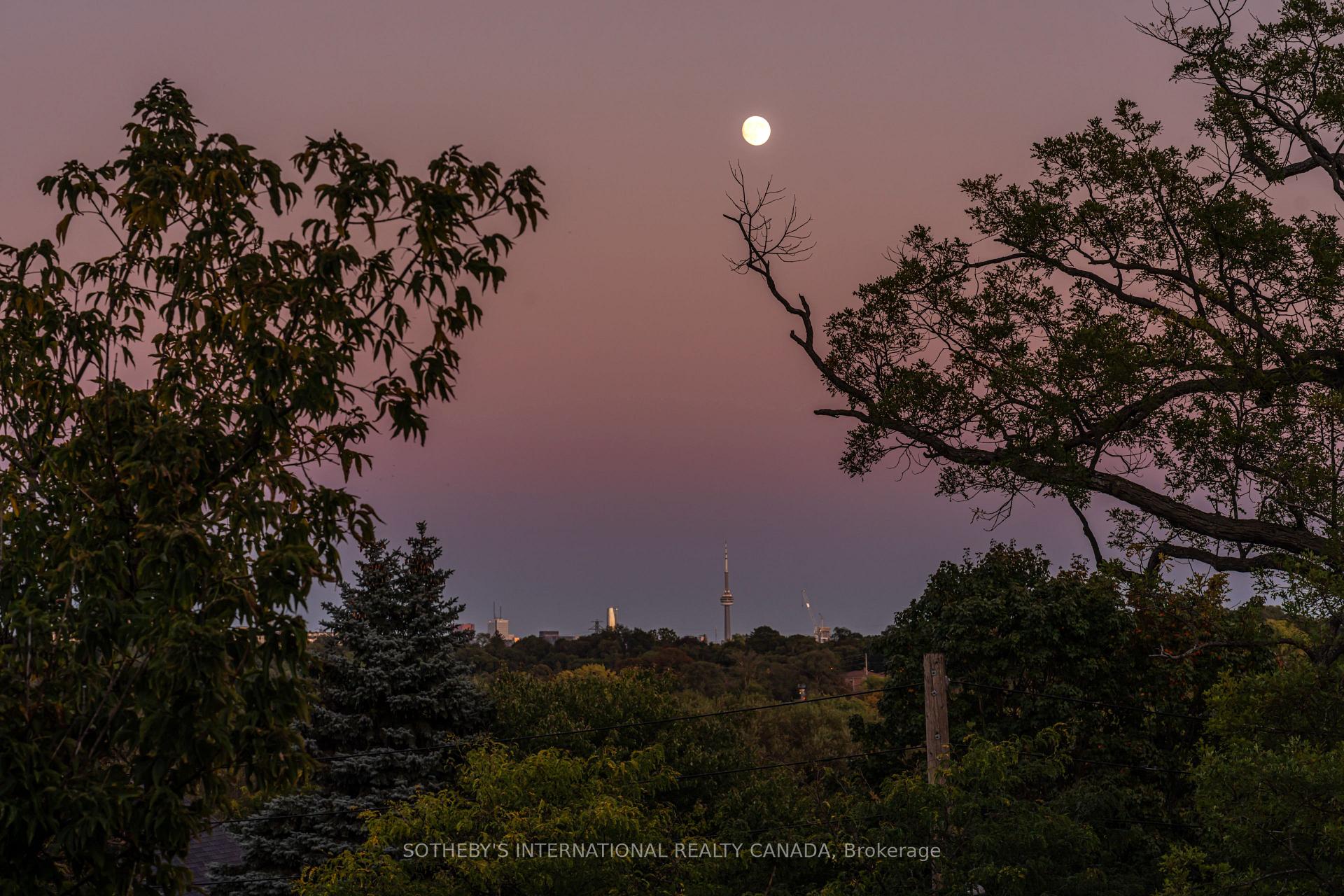 Photo 31 of 7 North Drive, Etobicoke, Edenbridge-Humber Valley — HOMEH