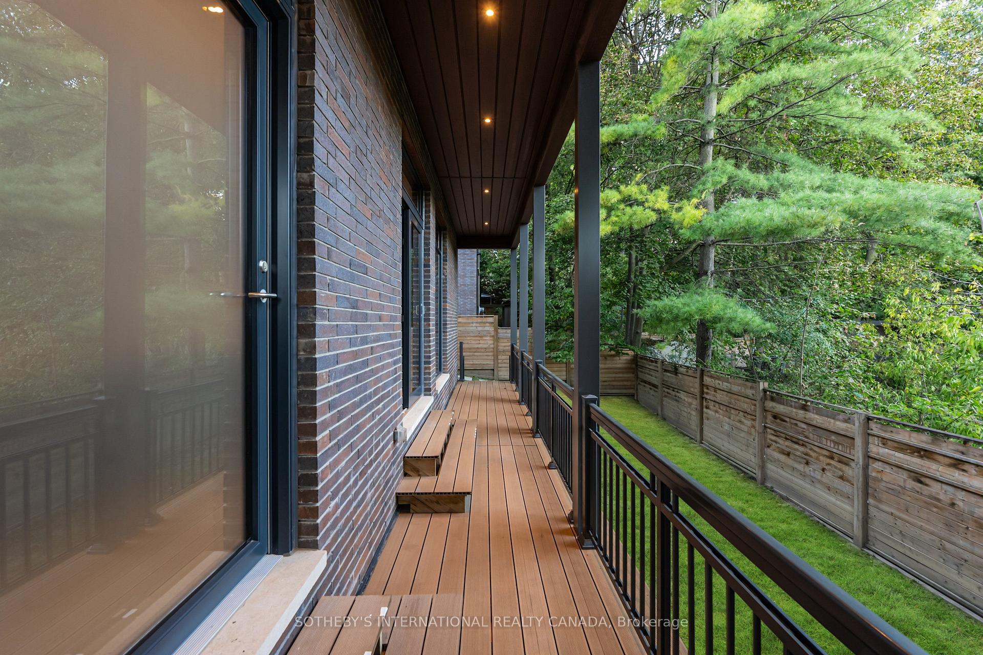 Photo 33 of 7 North Drive, Etobicoke, Edenbridge-Humber Valley — HOMEH