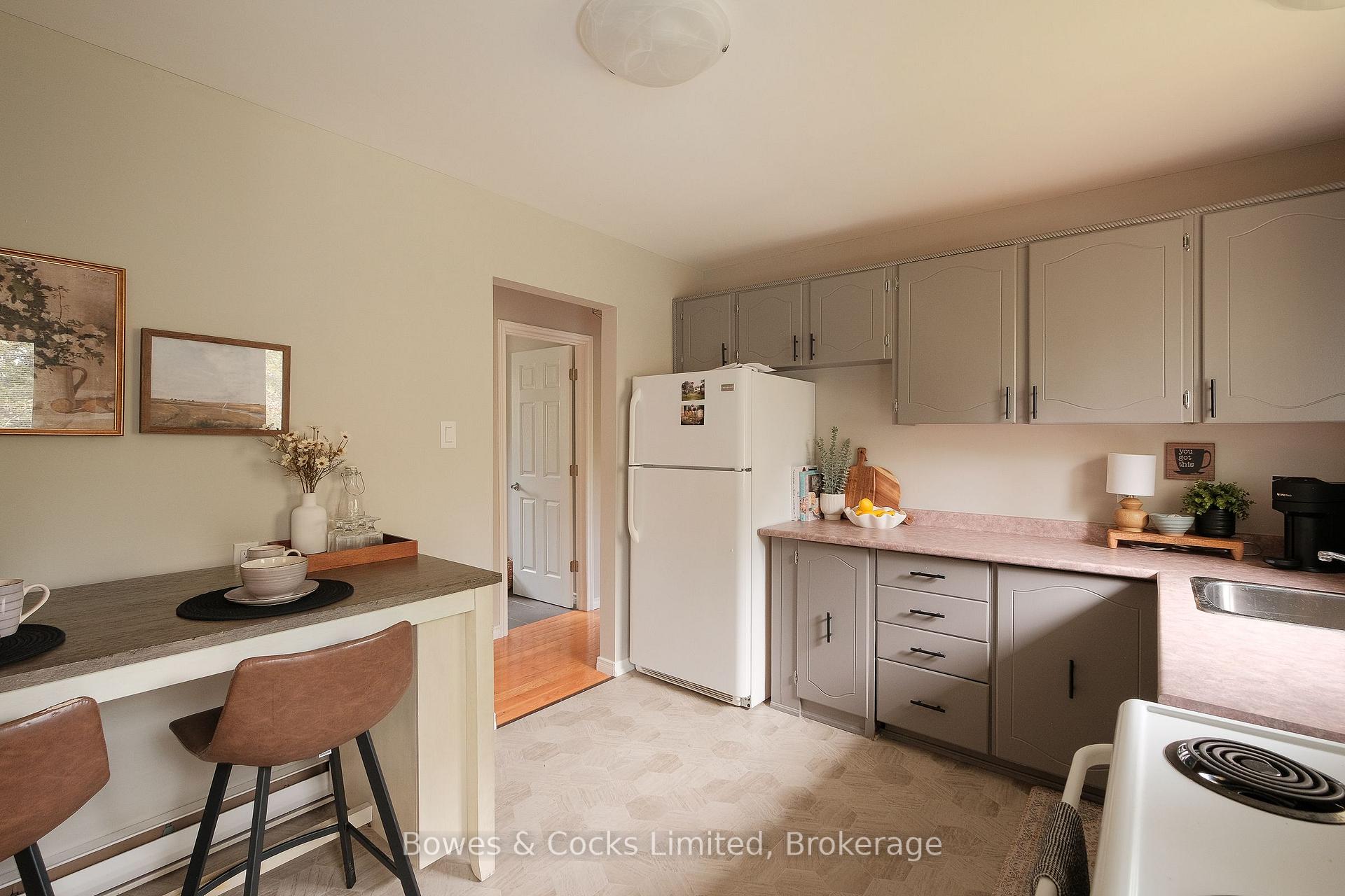 Photo 11 of 591 Otonabee Drive, Peterborough, Ashburnham Ward 4 — HOMEH