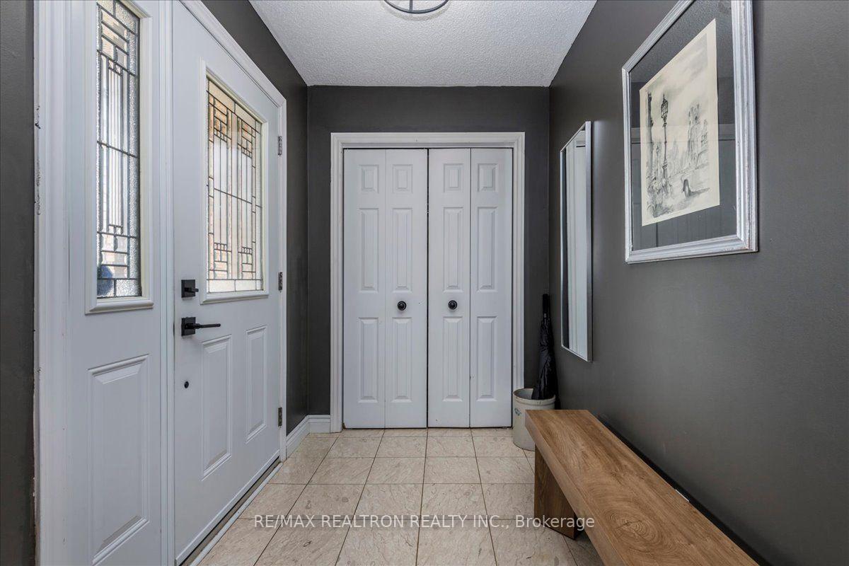 Photo 4 of 34 Howard Drive, Oro-Medonte, Rural Oro-Medonte — HOMEH