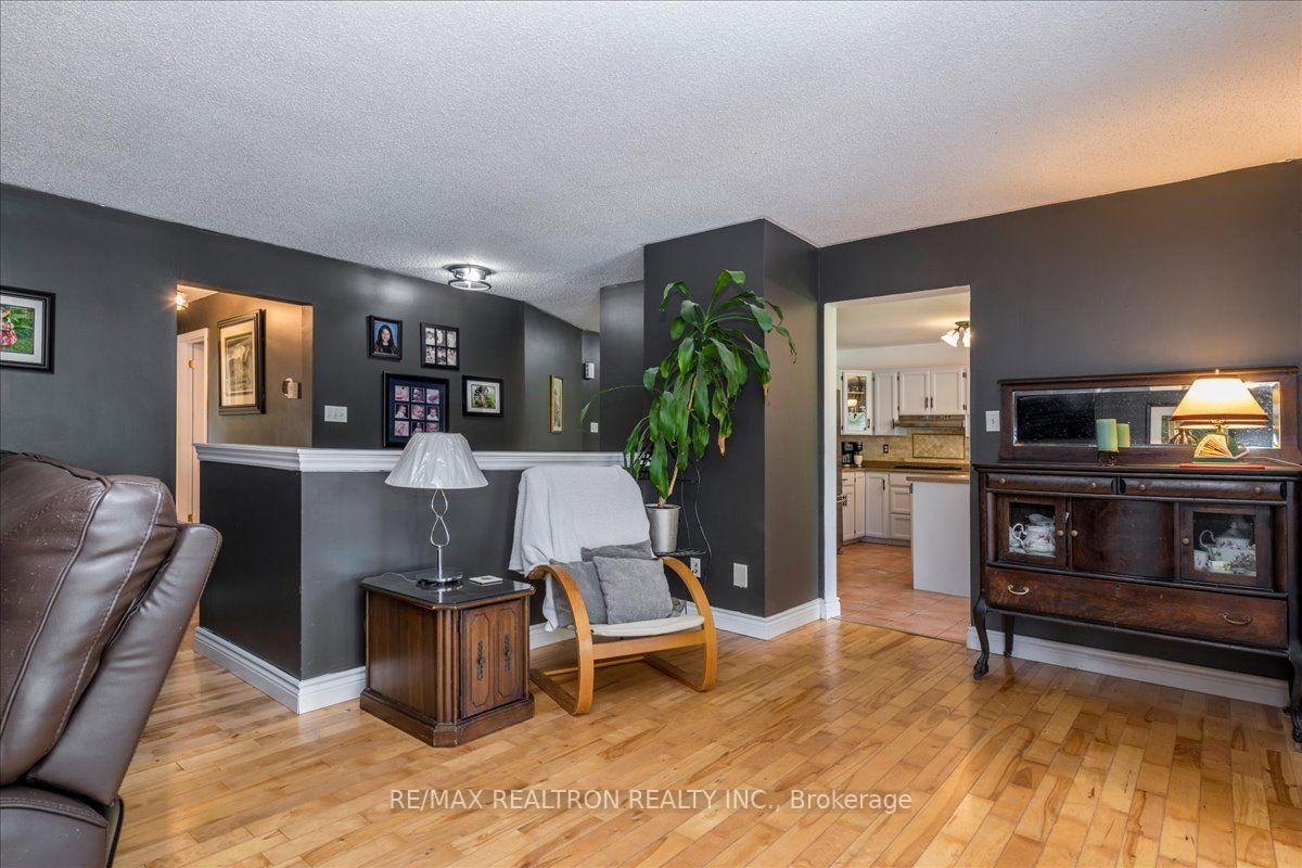 Photo 7 of 34 Howard Drive, Oro-Medonte, Rural Oro-Medonte — HOMEH