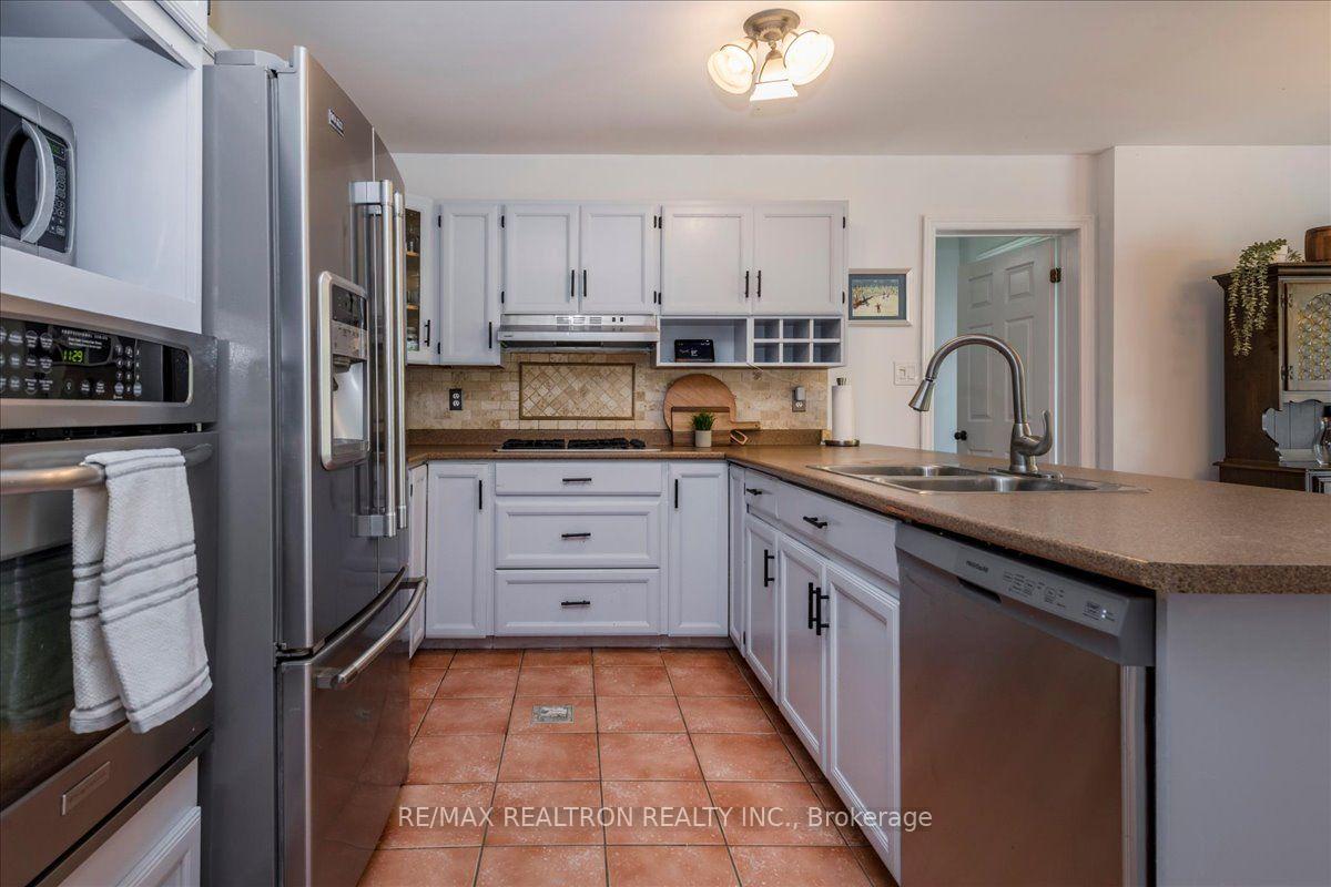Photo 10 of 34 Howard Drive, Oro-Medonte, Rural Oro-Medonte — HOMEH