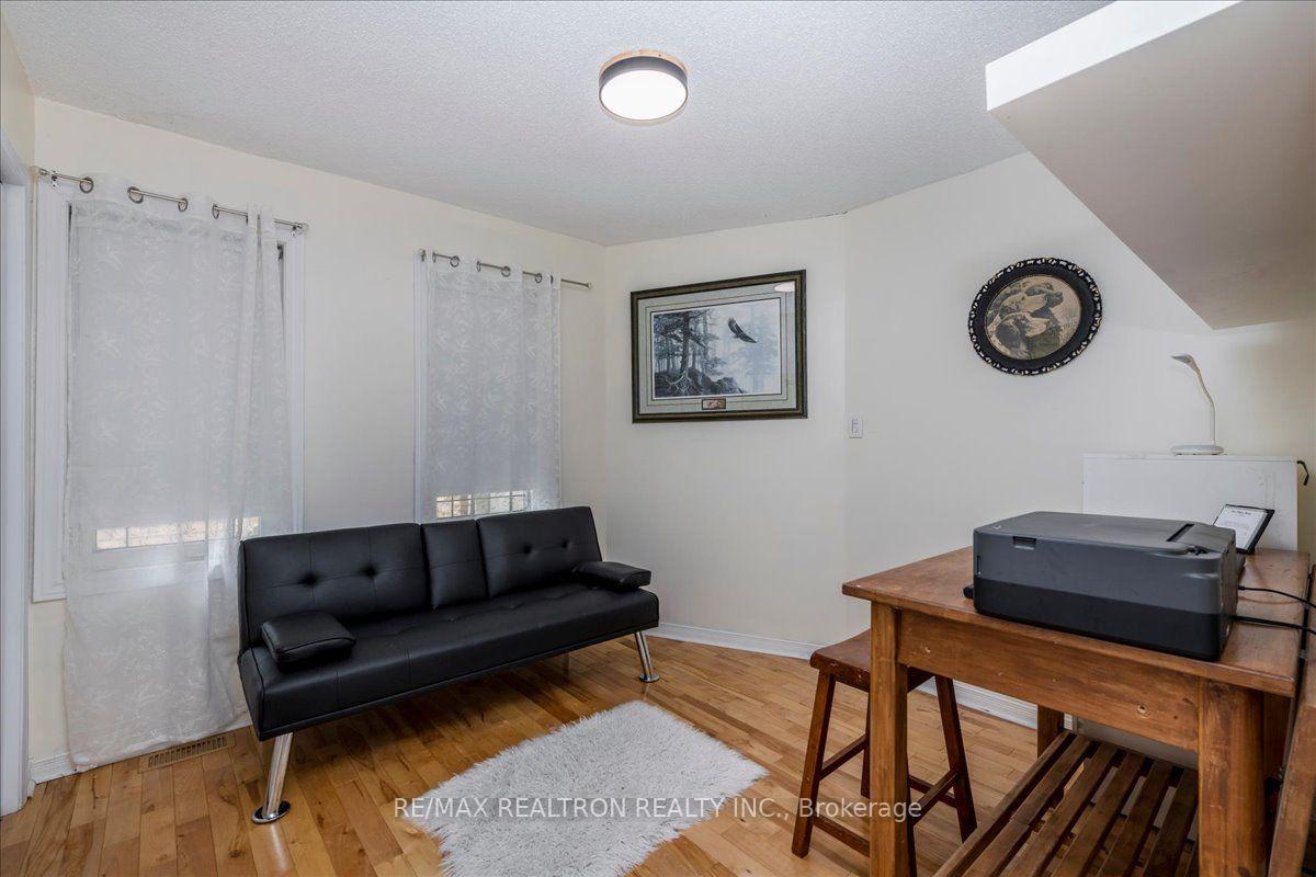 Photo 18 of 34 Howard Drive, Oro-Medonte, Rural Oro-Medonte — HOMEH