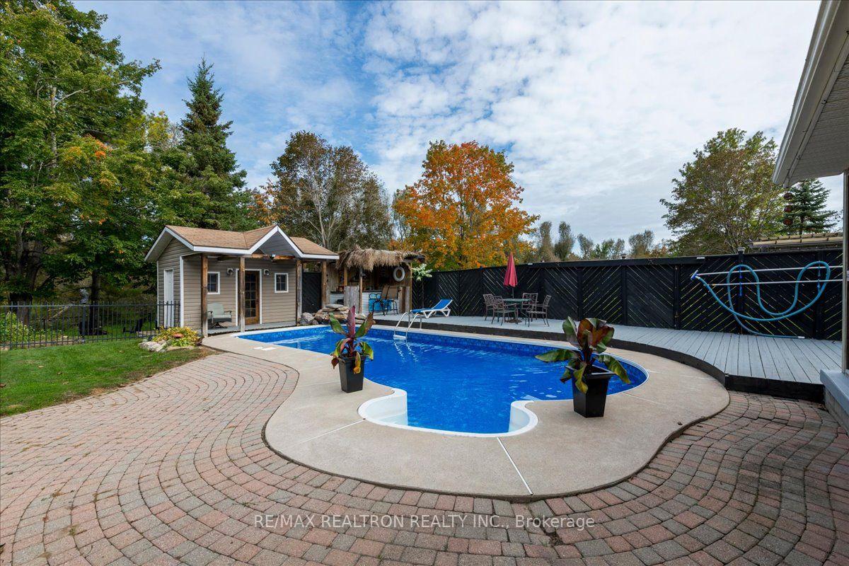 Photo 36 of 34 Howard Drive, Oro-Medonte, Rural Oro-Medonte — HOMEH