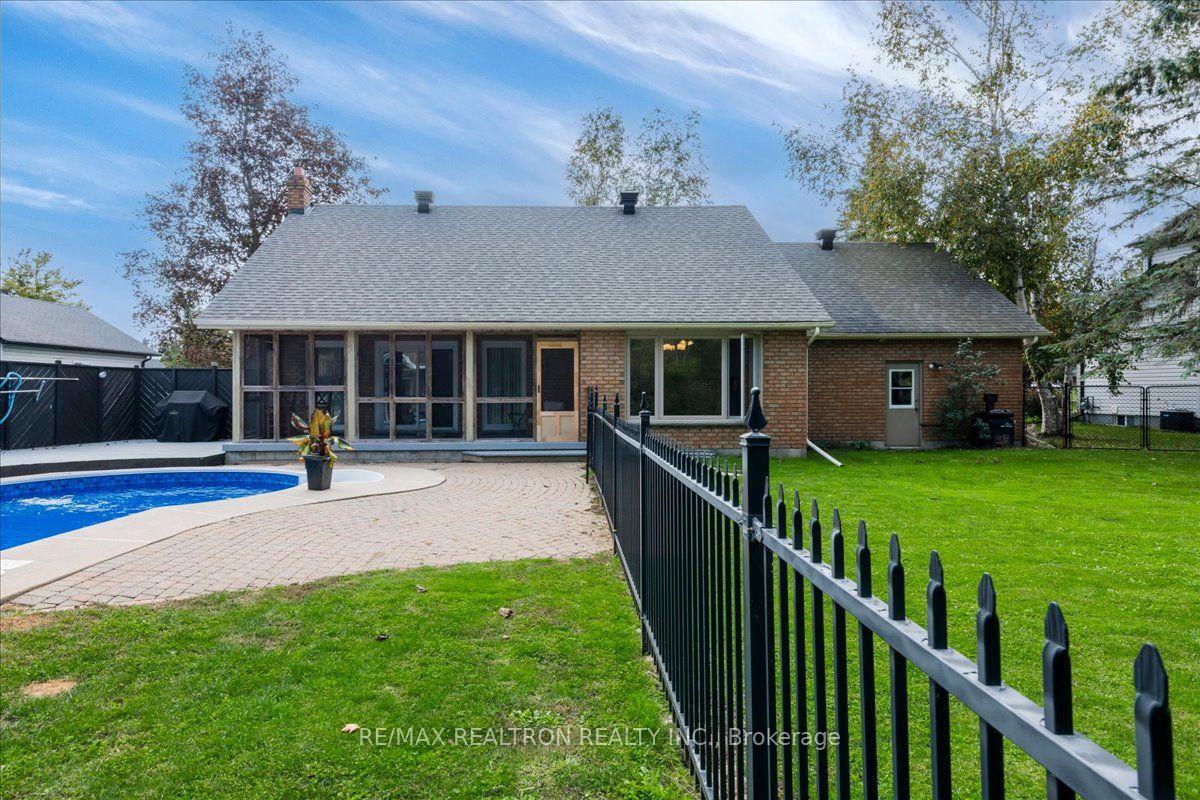 Photo 37 of 34 Howard Drive, Oro-Medonte, Rural Oro-Medonte — HOMEH