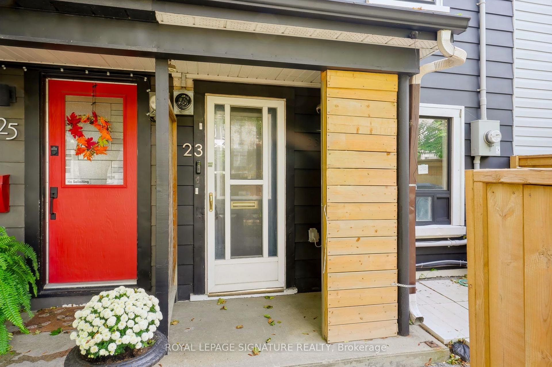 Photo 3 of 23 Myrtle Avenue, Toronto, South Riverdale — HOMEH