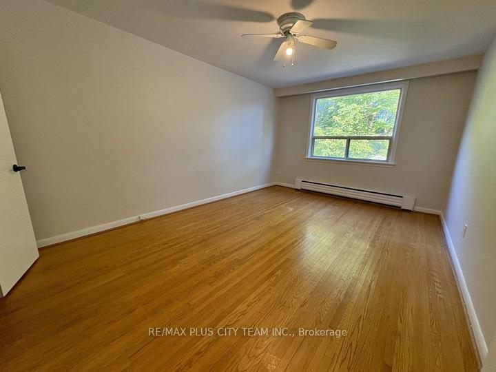 Photo 7 of Unit 2, 44 Meadowbrook Drive, Toronto, Englemount-Lawrence — HOMEH