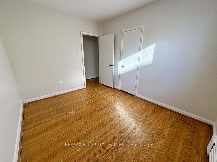Photo 10 of Unit 2, 44 Meadowbrook Drive, Toronto, Englemount-Lawrence — HOMEH