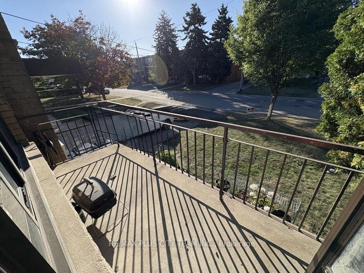 Photo 14 of Unit 2, 44 Meadowbrook Drive, Toronto, Englemount-Lawrence — HOMEH