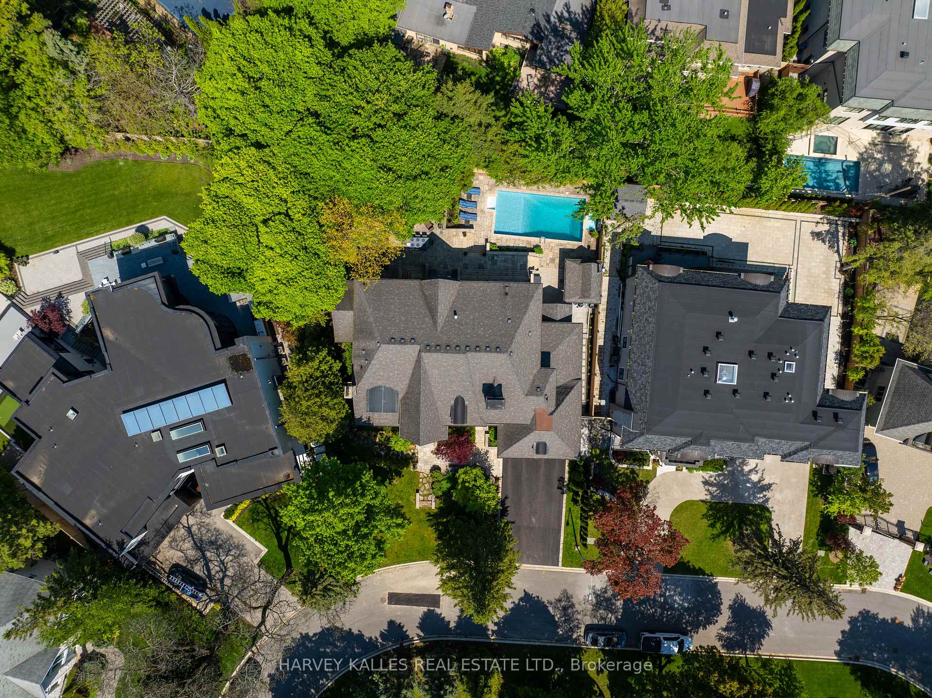 Photo 3 of 14 Denewood Crescent, North York, Banbury-Don Mills — HOMEH
