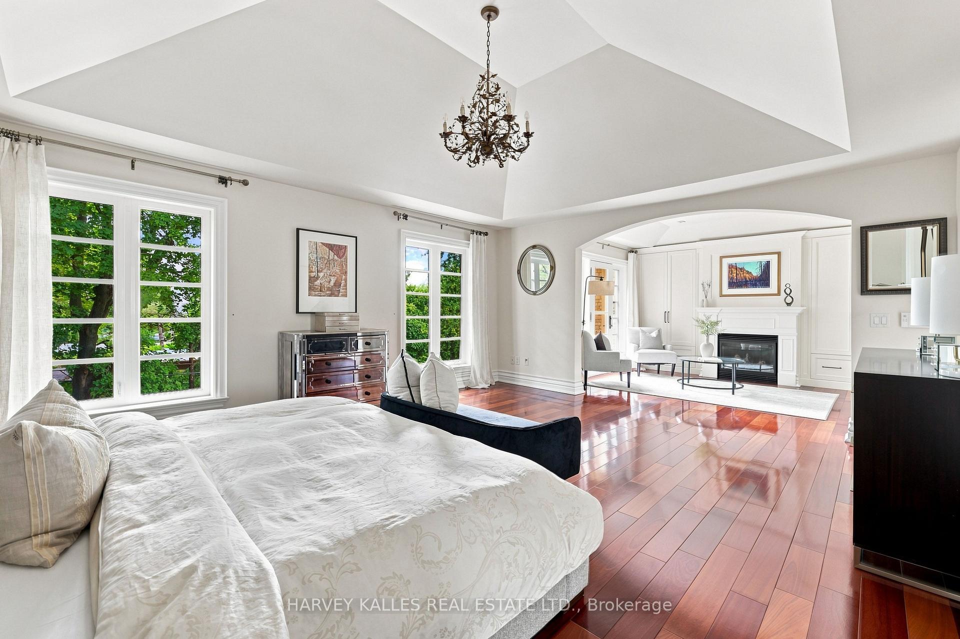 Photo 28 of 14 Denewood Crescent, North York, Banbury-Don Mills — HOMEH