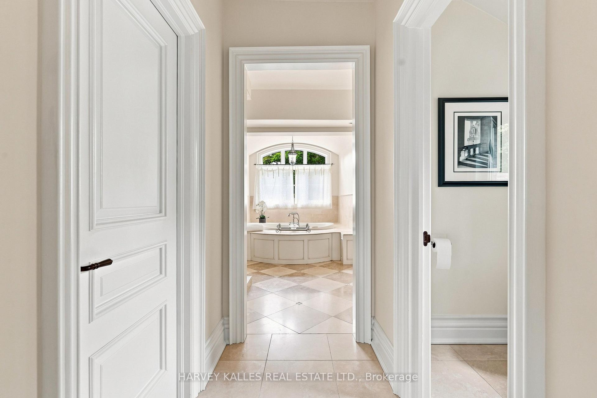Photo 29 of 14 Denewood Crescent, North York, Banbury-Don Mills — HOMEH