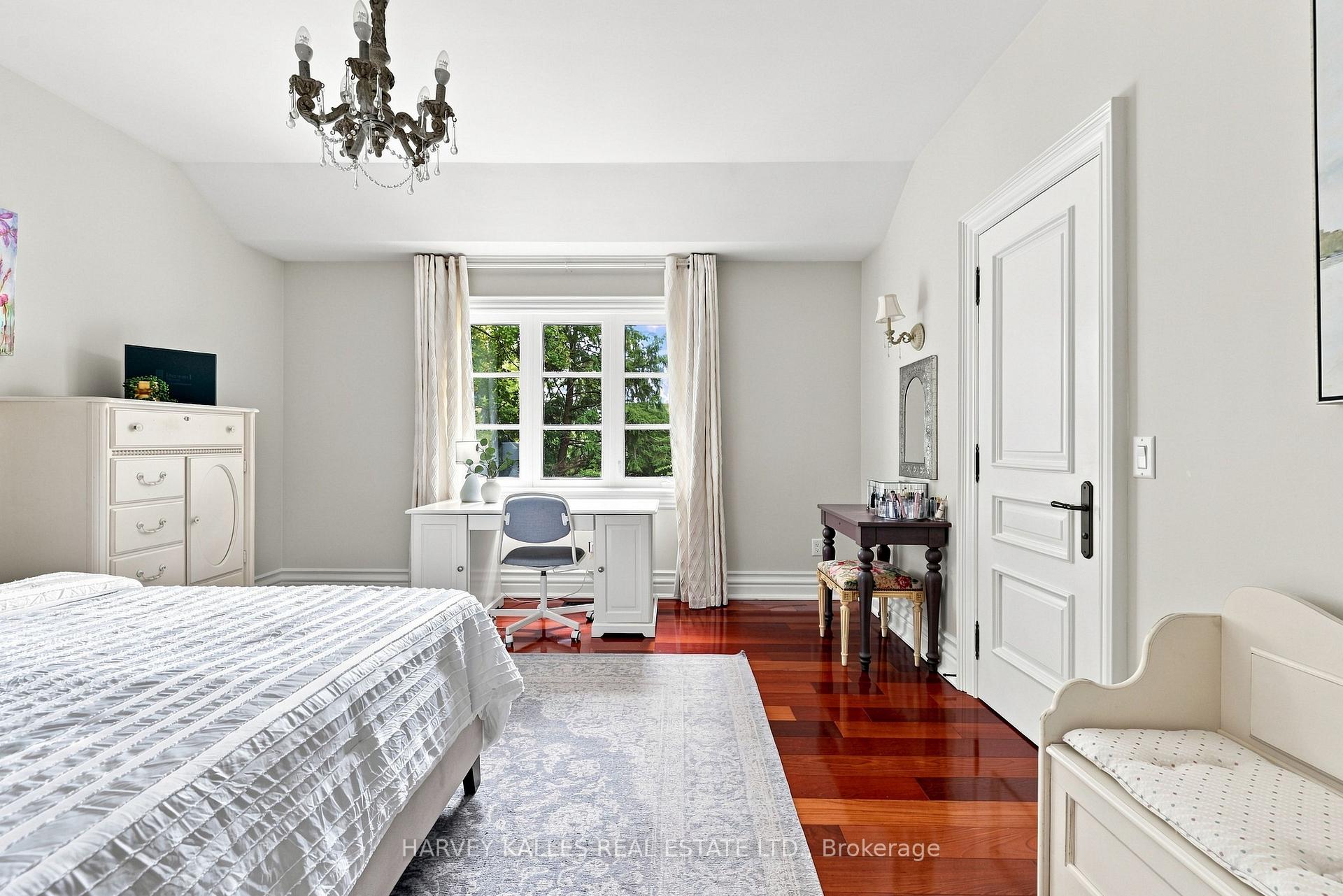 Photo 33 of 14 Denewood Crescent, North York, Banbury-Don Mills — HOMEH
