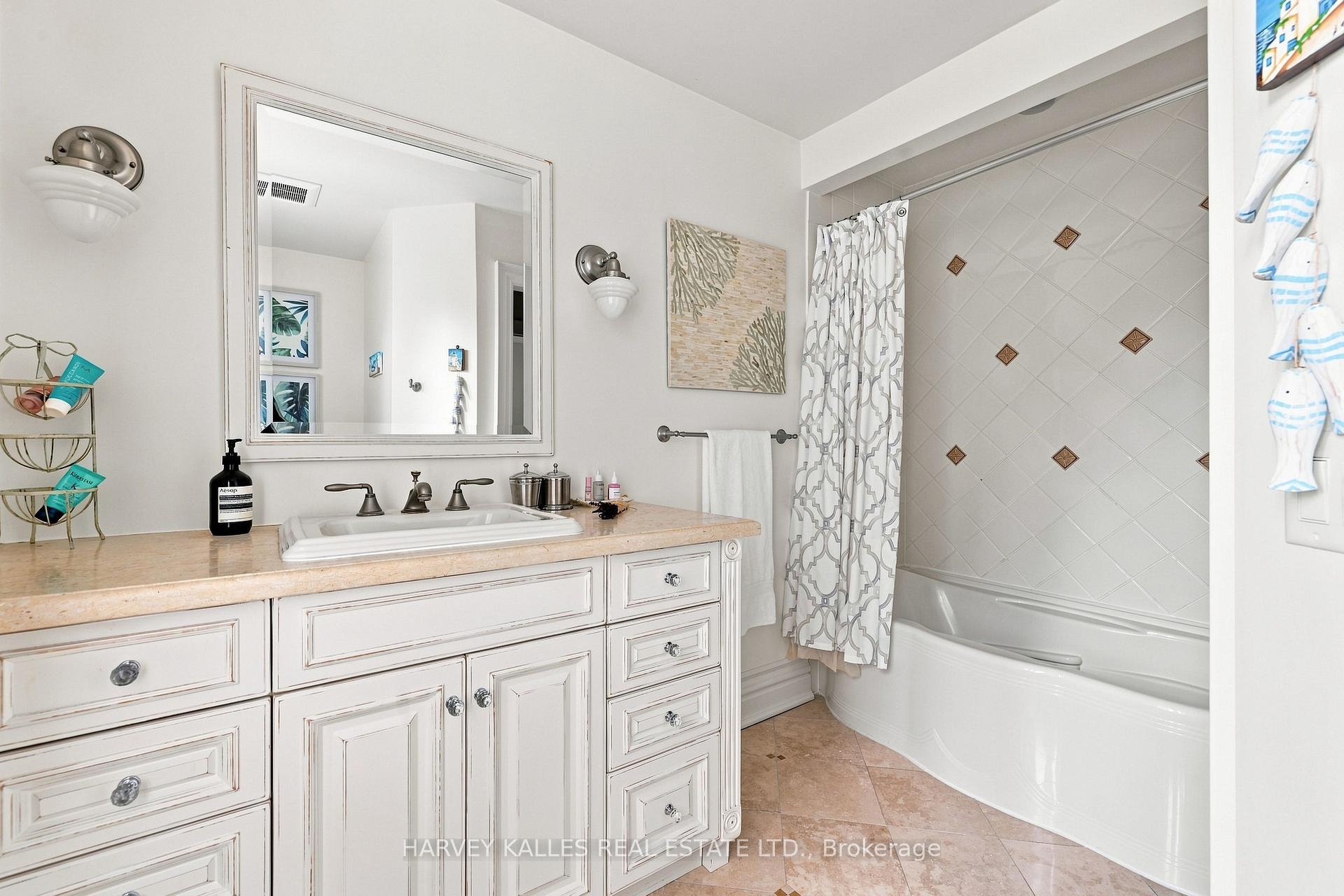 Photo 34 of 14 Denewood Crescent, North York, Banbury-Don Mills — HOMEH