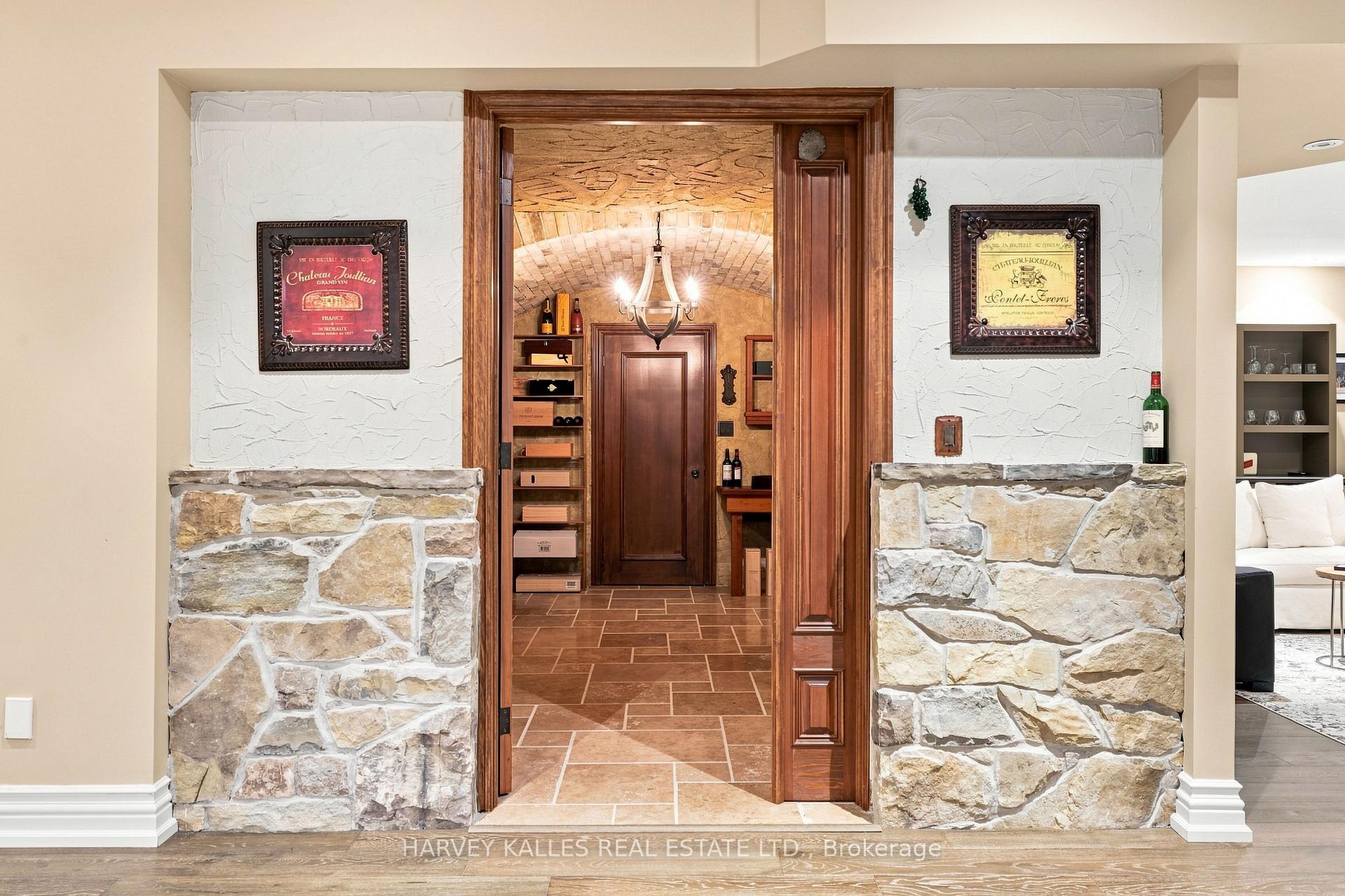 Photo 42 of 14 Denewood Crescent, North York, Banbury-Don Mills — HOMEH