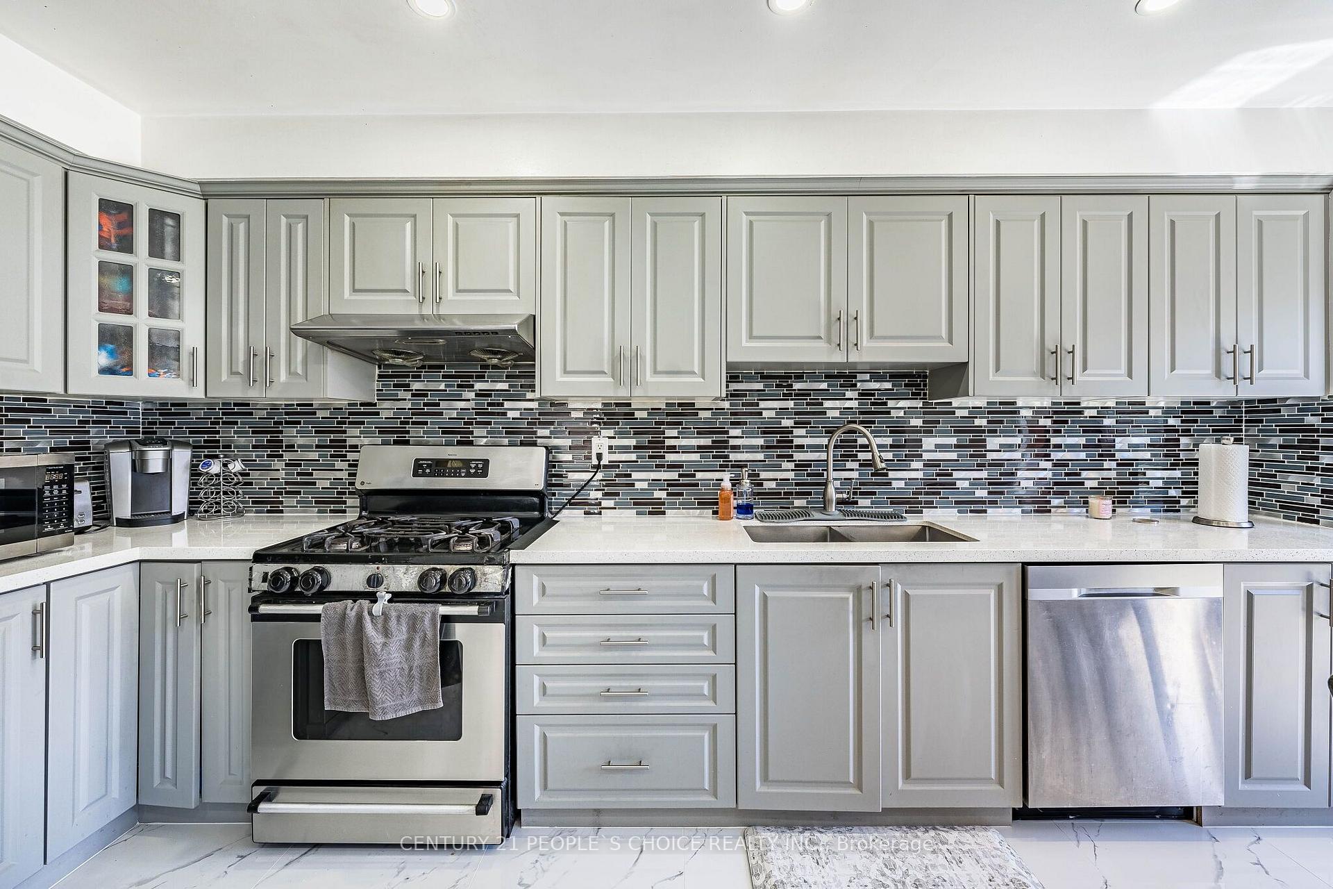 Photo 10 of 125 Rainforest Drive, Brampton, Sandringham-Wellington — HOMEH