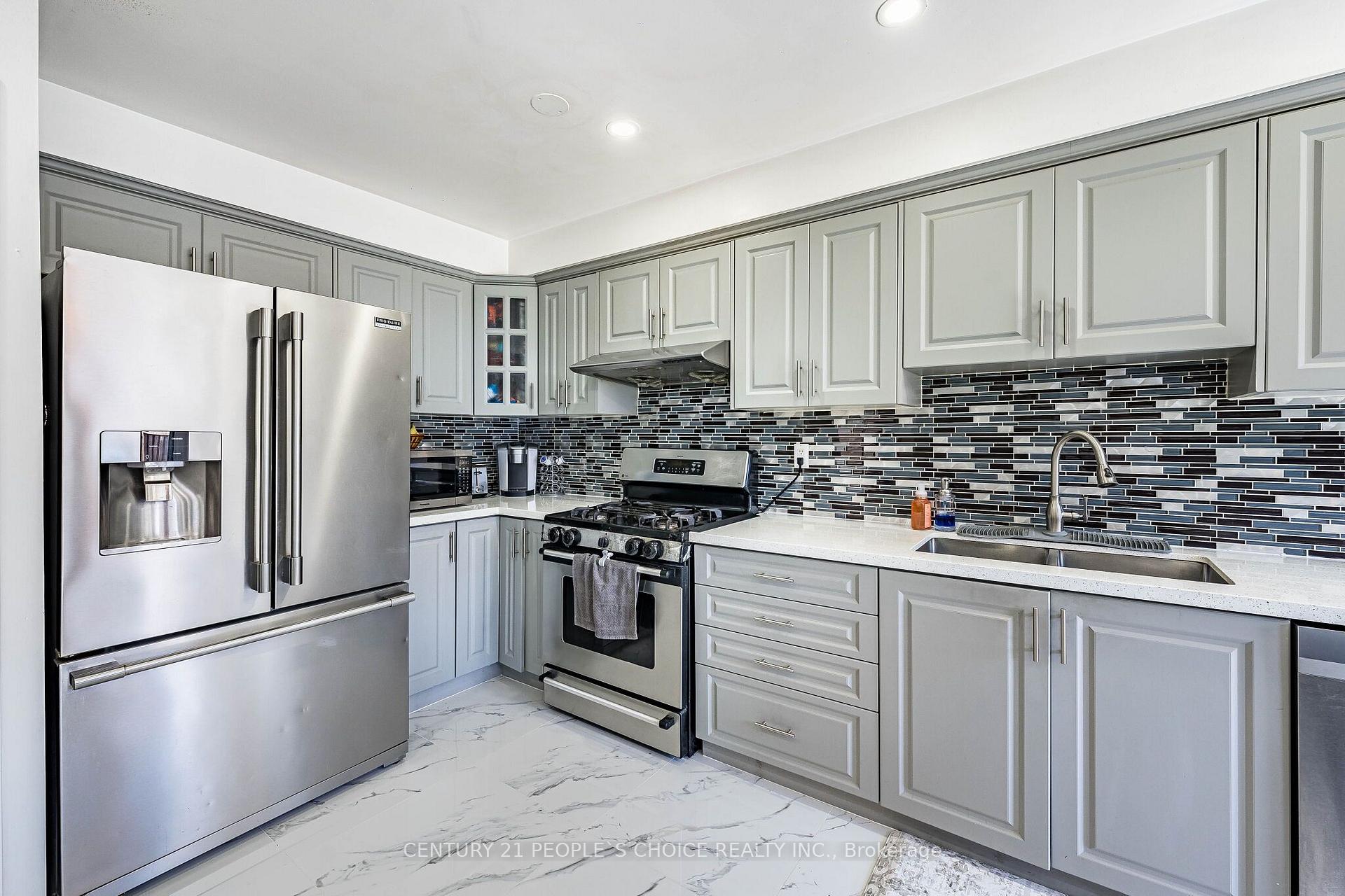 Photo 12 of 125 Rainforest Drive, Brampton, Sandringham-Wellington — HOMEH