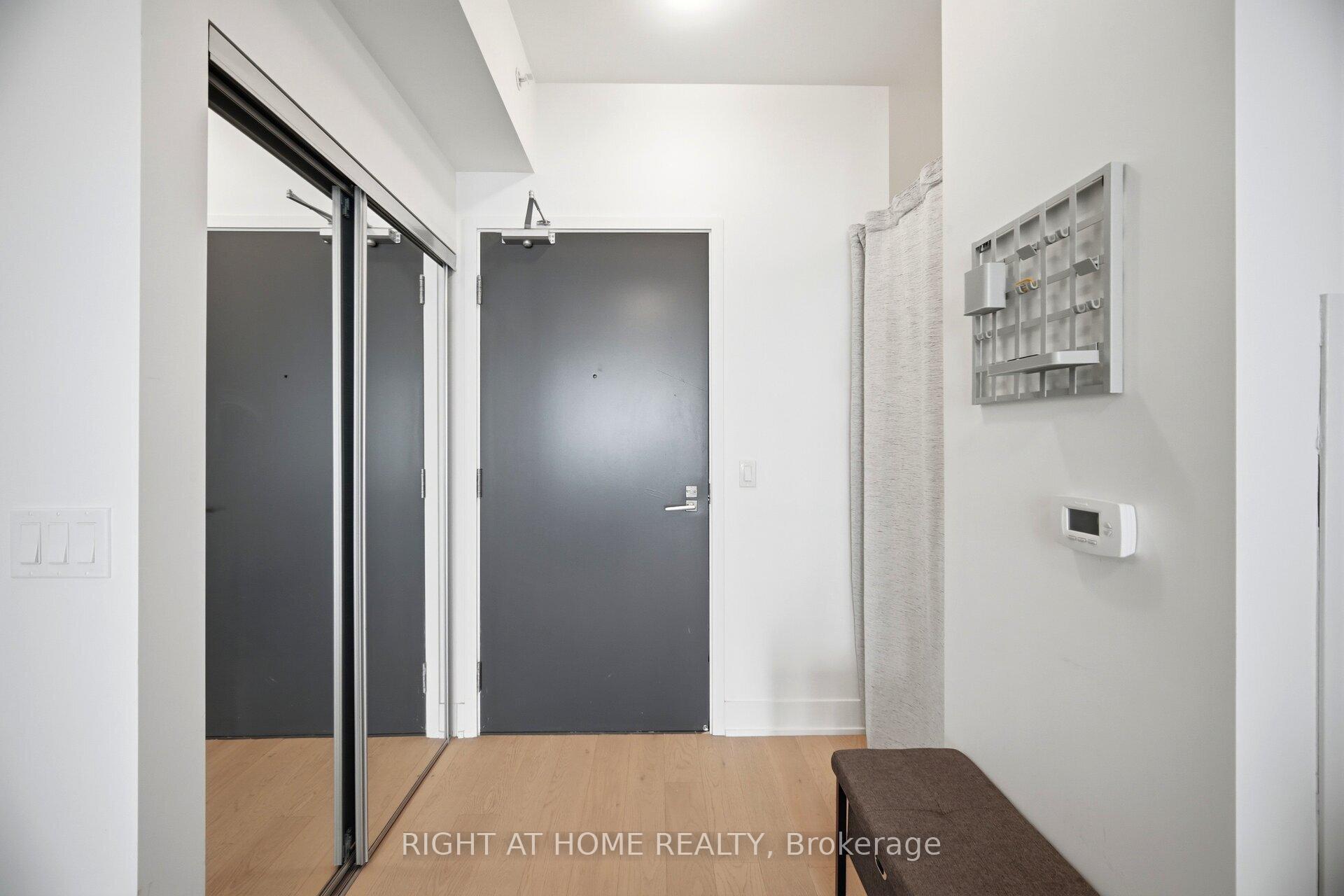 Photo 2 of Unit 1704, 2908 Highway 7 Road, Vaughan, Concord — HOMEH