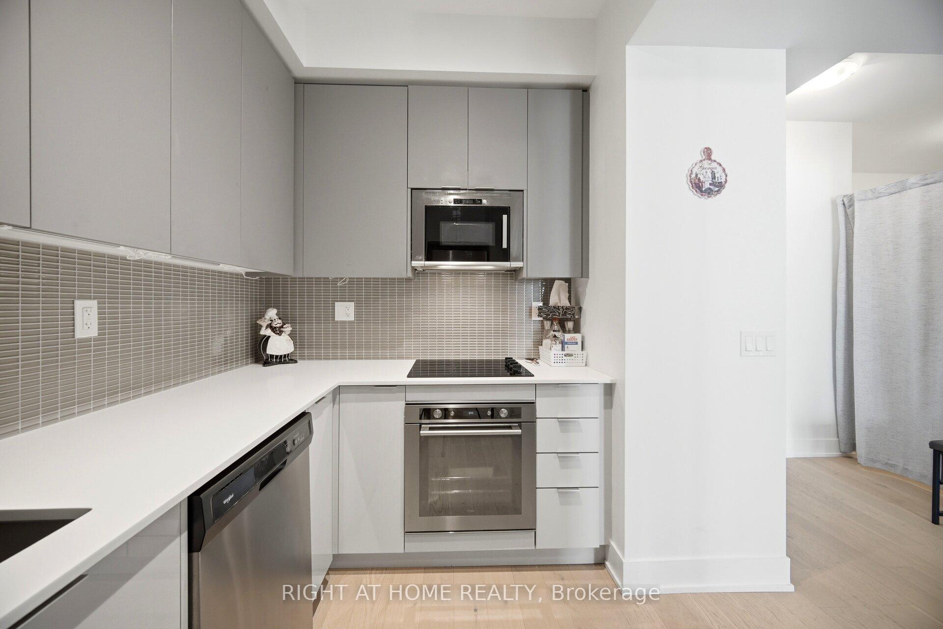 Photo 5 of Unit 1704, 2908 Highway 7 Road, Vaughan, Concord — HOMEH