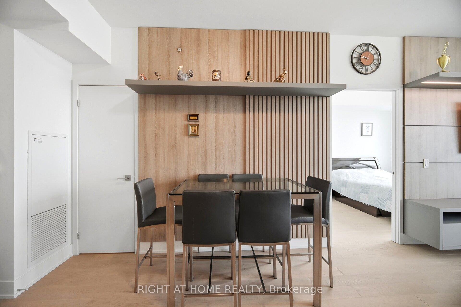 Photo 7 of Unit 1704, 2908 Highway 7 Road, Vaughan, Concord — HOMEH