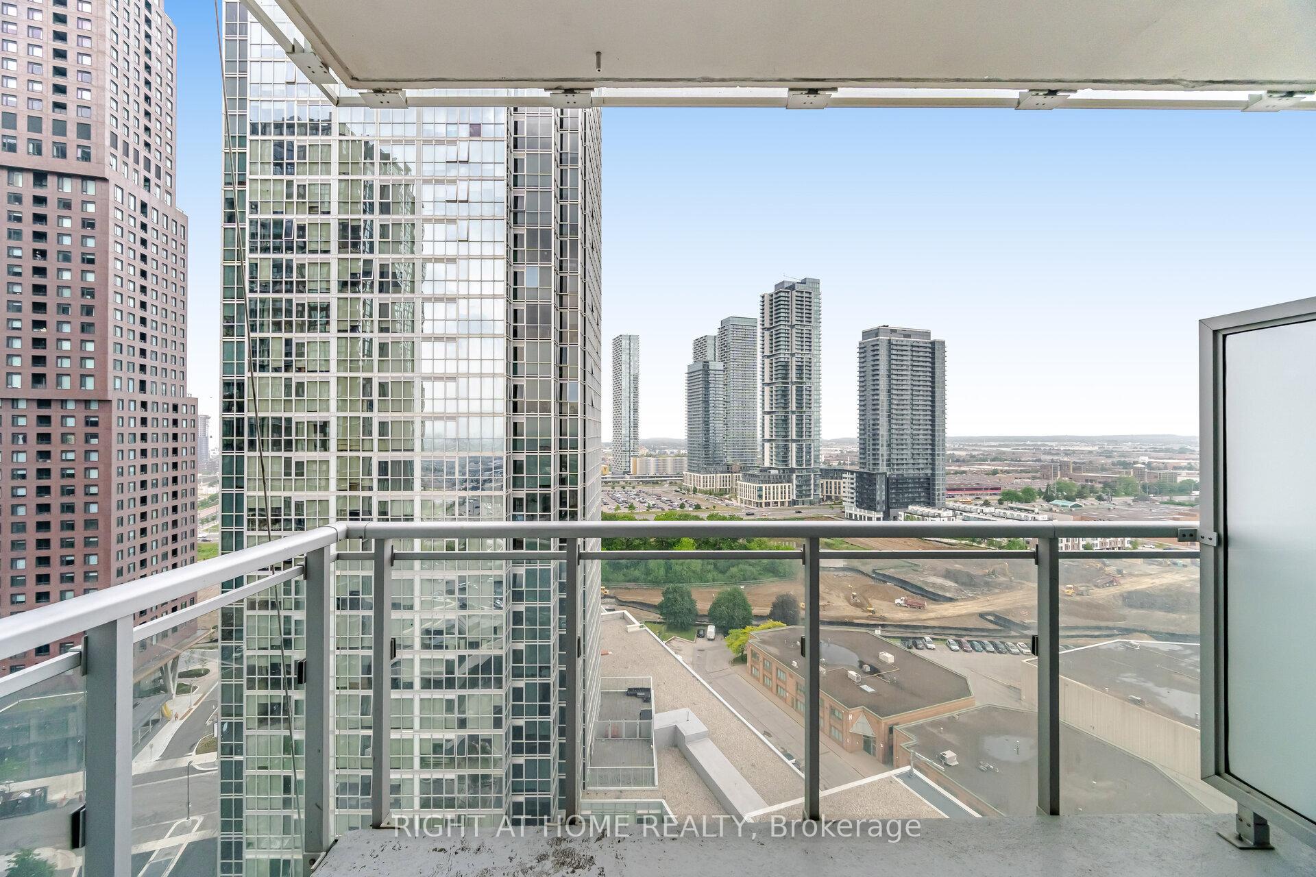 Photo 13 of Unit 1704, 2908 Highway 7 Road, Vaughan, Concord — HOMEH