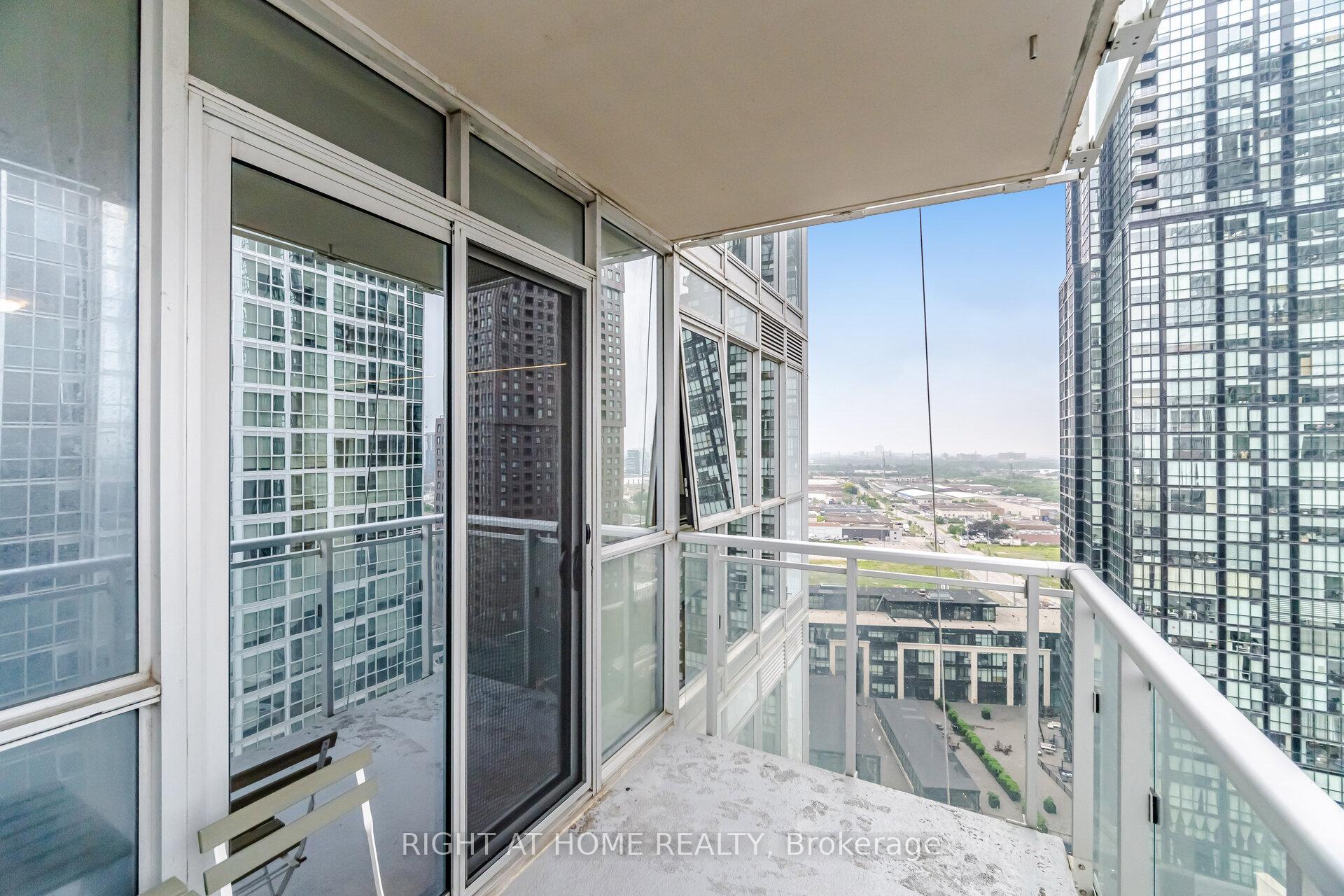 Photo 14 of Unit 1704, 2908 Highway 7 Road, Vaughan, Concord — HOMEH