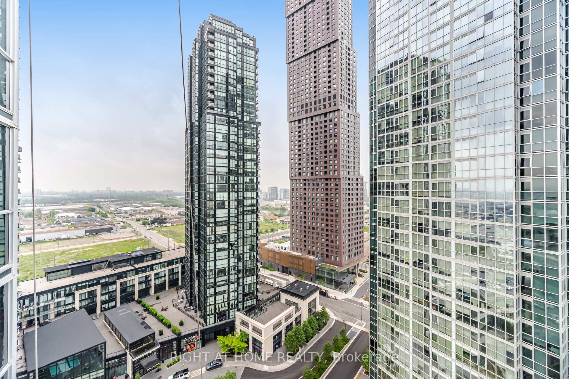Photo 17 of Unit 1704, 2908 Highway 7 Road, Vaughan, Concord — HOMEH