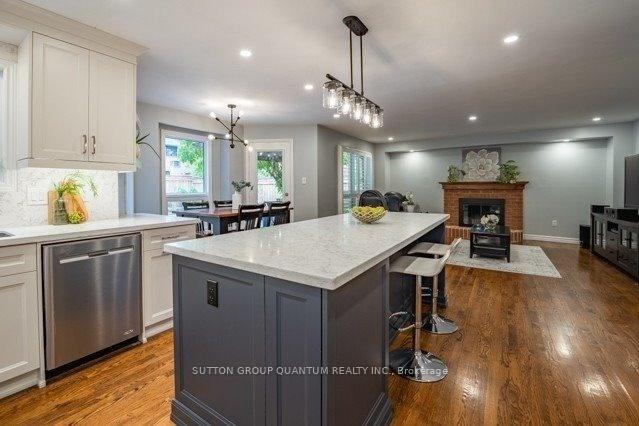 Photo 3 of 1117 Valleybrook Drive, Oakville, Wedgewood Creek — HOMEH
