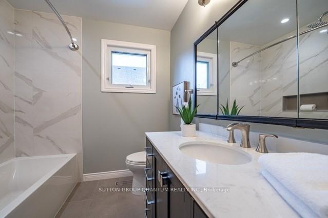 Photo 17 of 1117 Valleybrook Drive, Oakville, Wedgewood Creek — HOMEH