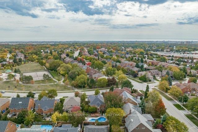 Photo 21 of 1117 Valleybrook Drive, Oakville, Wedgewood Creek — HOMEH