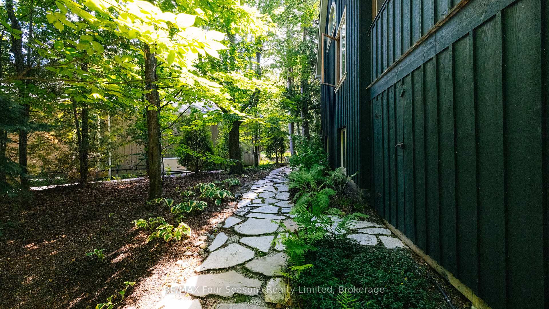 Photo 41 of 129 Davos Drive, Blue Mountains — HOMEH