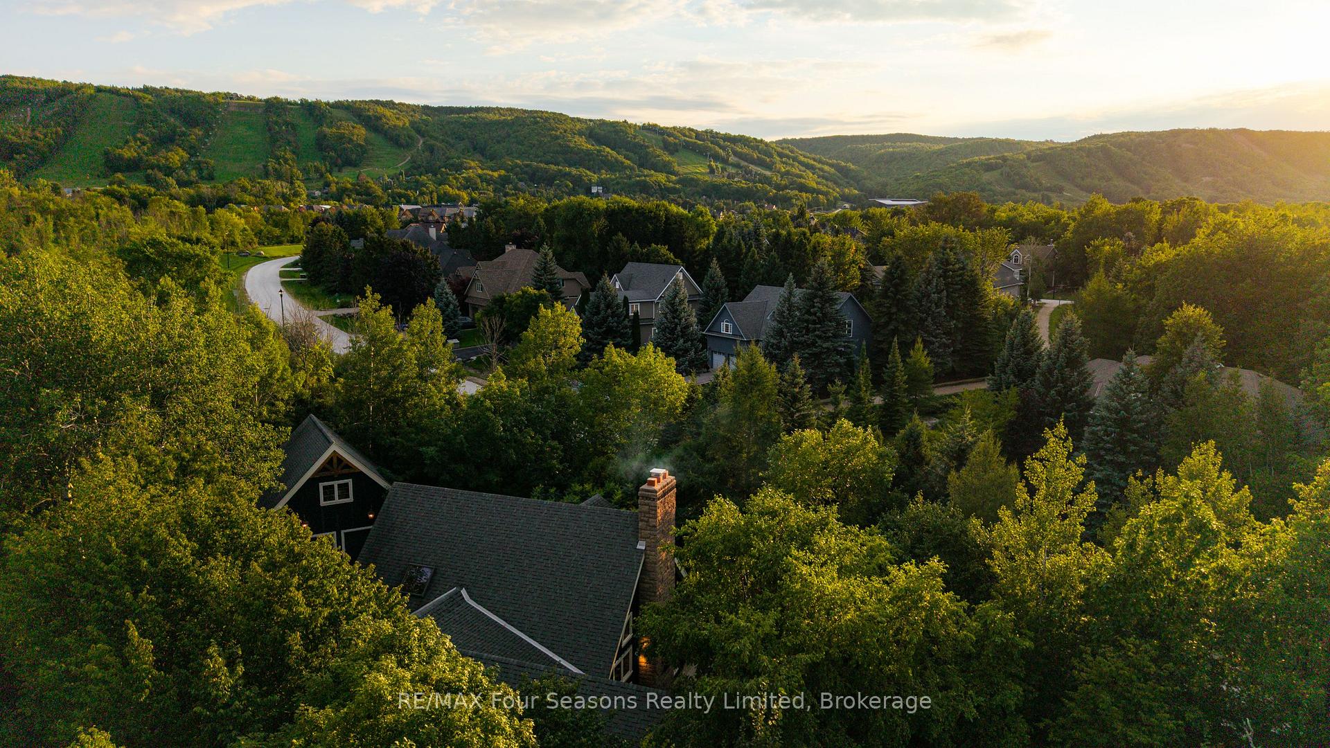 Photo 48 of 129 Davos Drive, Blue Mountains — HOMEH