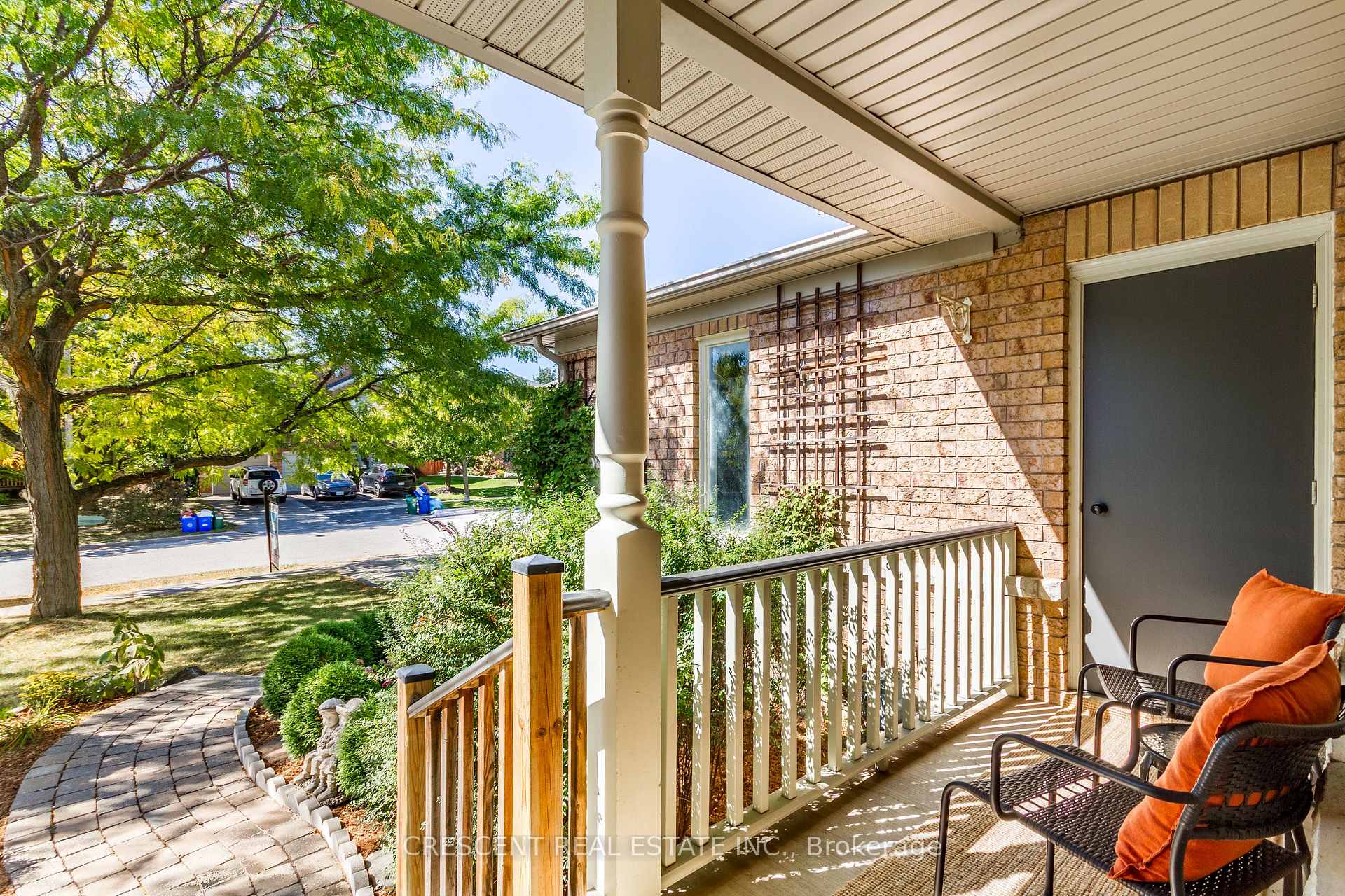 Photo 3 of 2959 Jackson Drive, Burlington, Rose — HOMEH