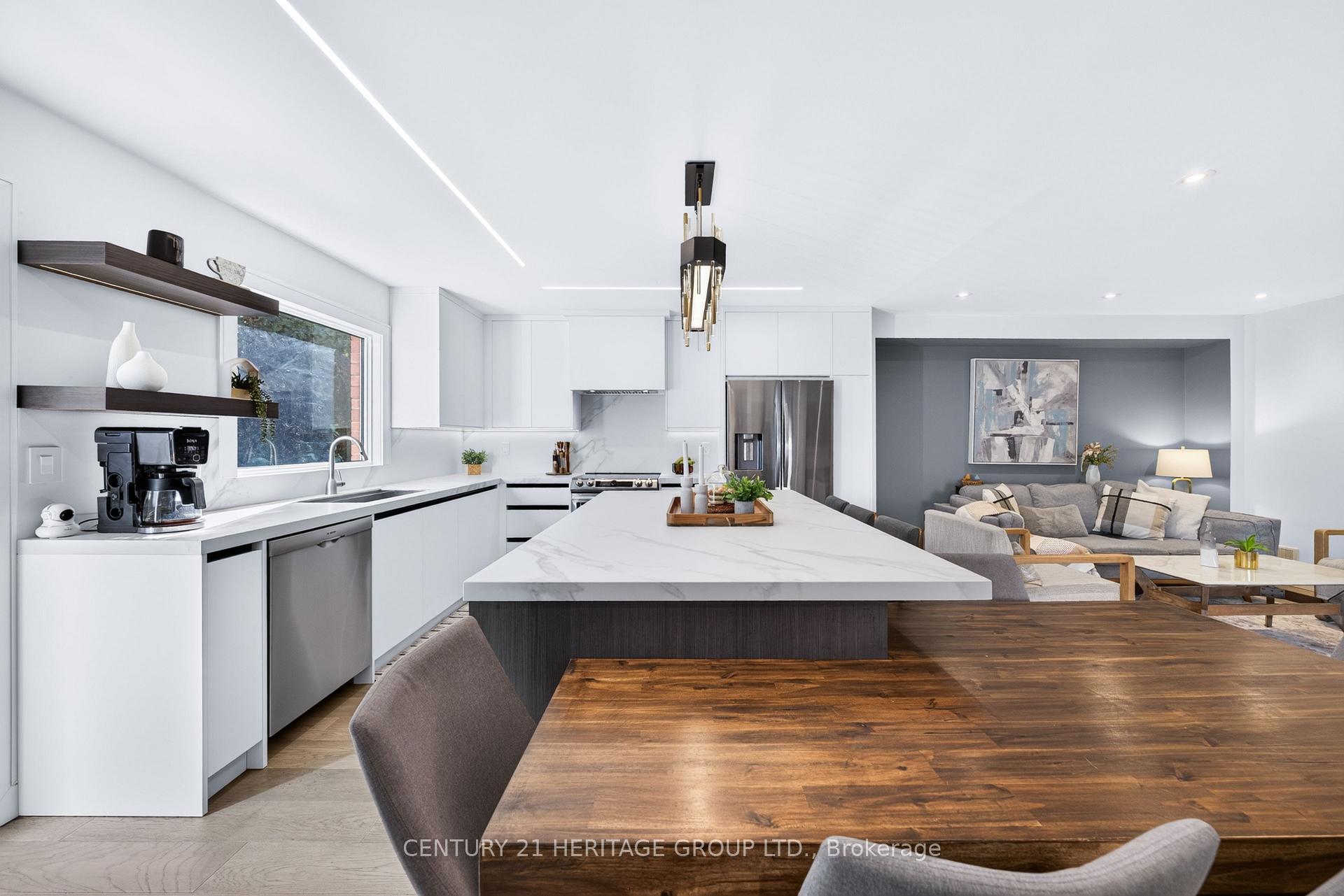 Photo 10 of 671 Walpole Crescent, Newmarket, Stonehaven-Wyndham — HOMEH