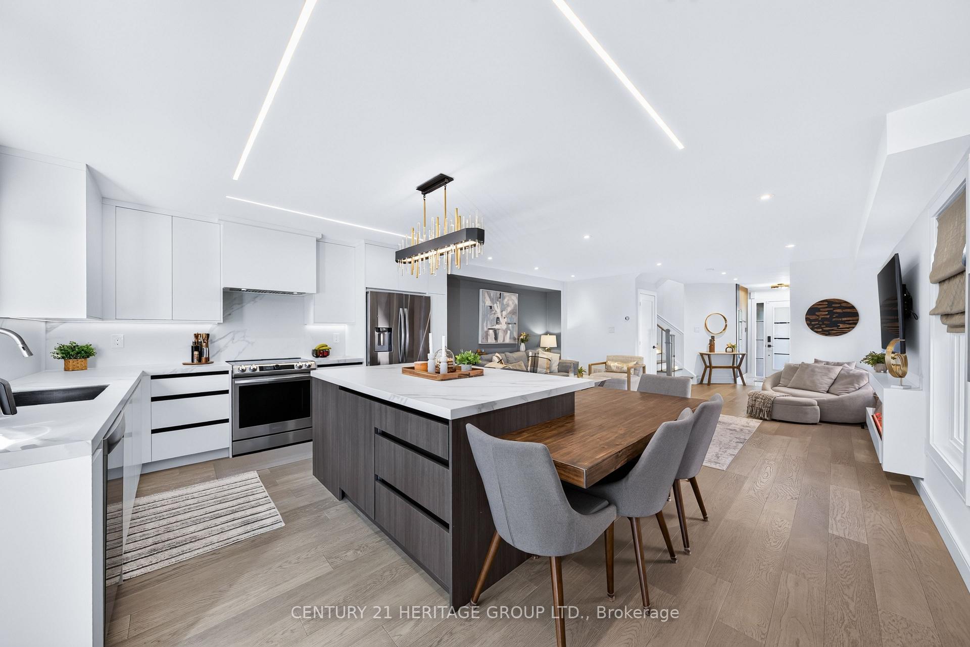 Photo 11 of 671 Walpole Crescent, Newmarket, Stonehaven-Wyndham — HOMEH